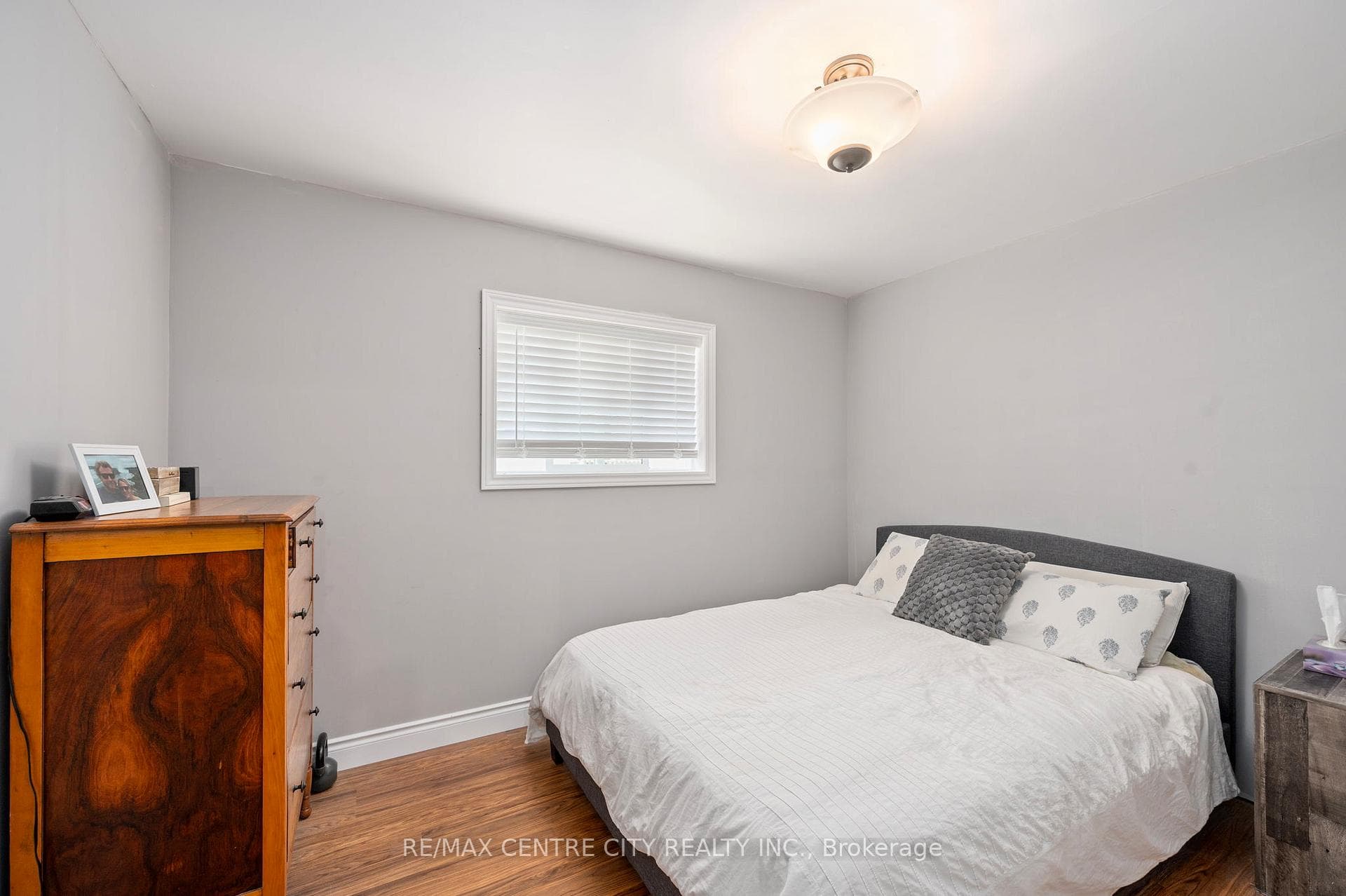 221 Emerson Avenue photo 12