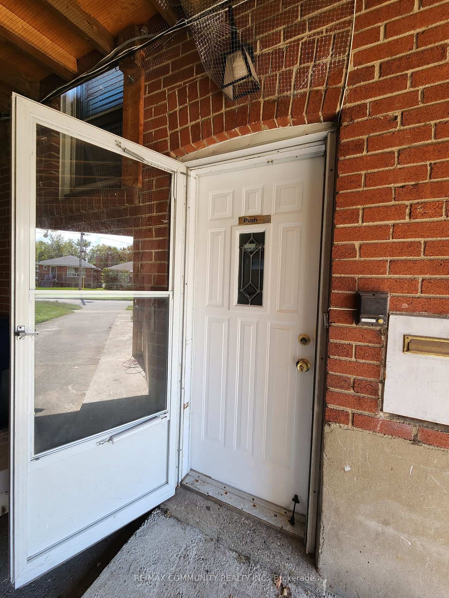 60 Gully Drive Unit Bsmt photo 2
