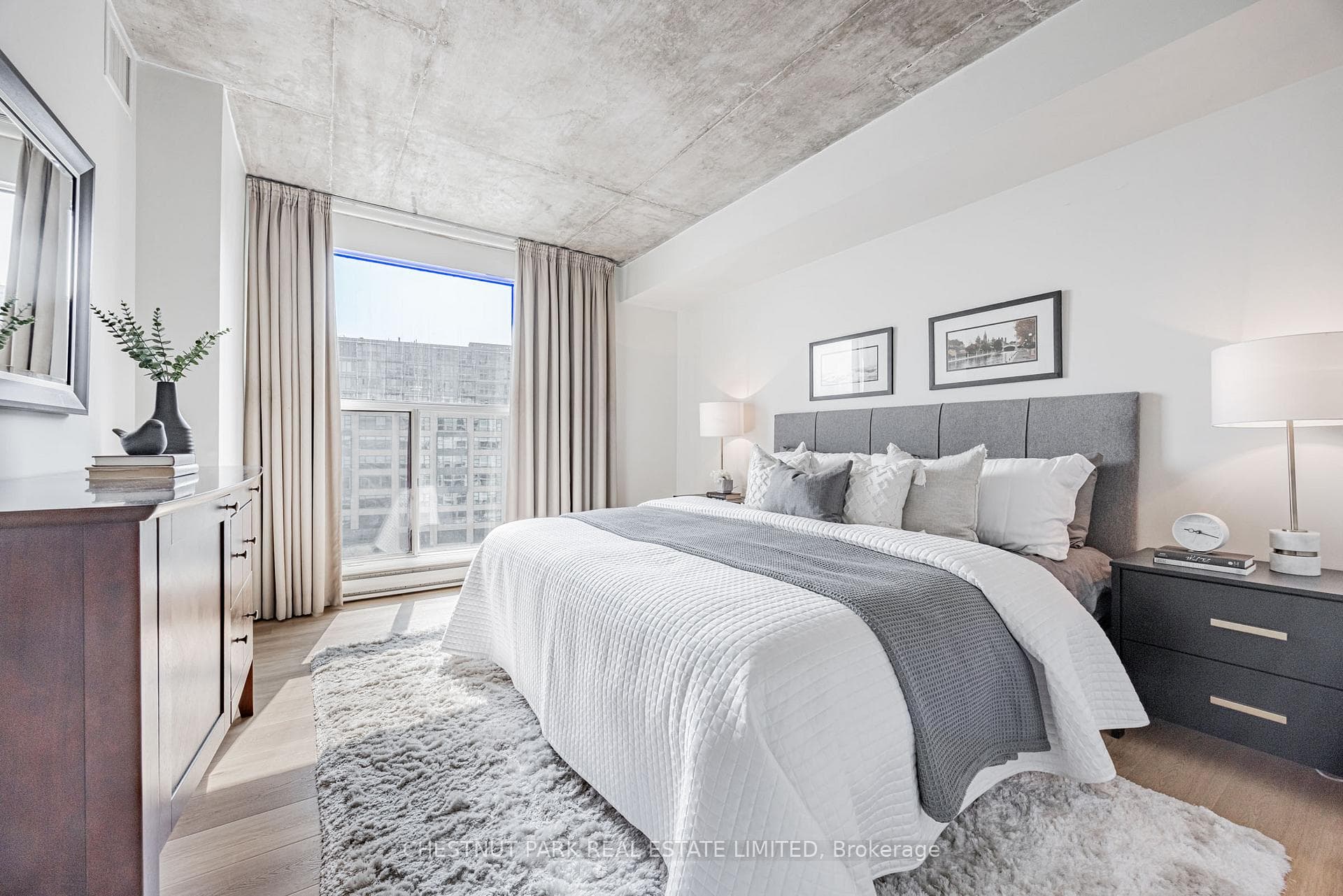 99 Harbour Square Unit 1008 photo 27