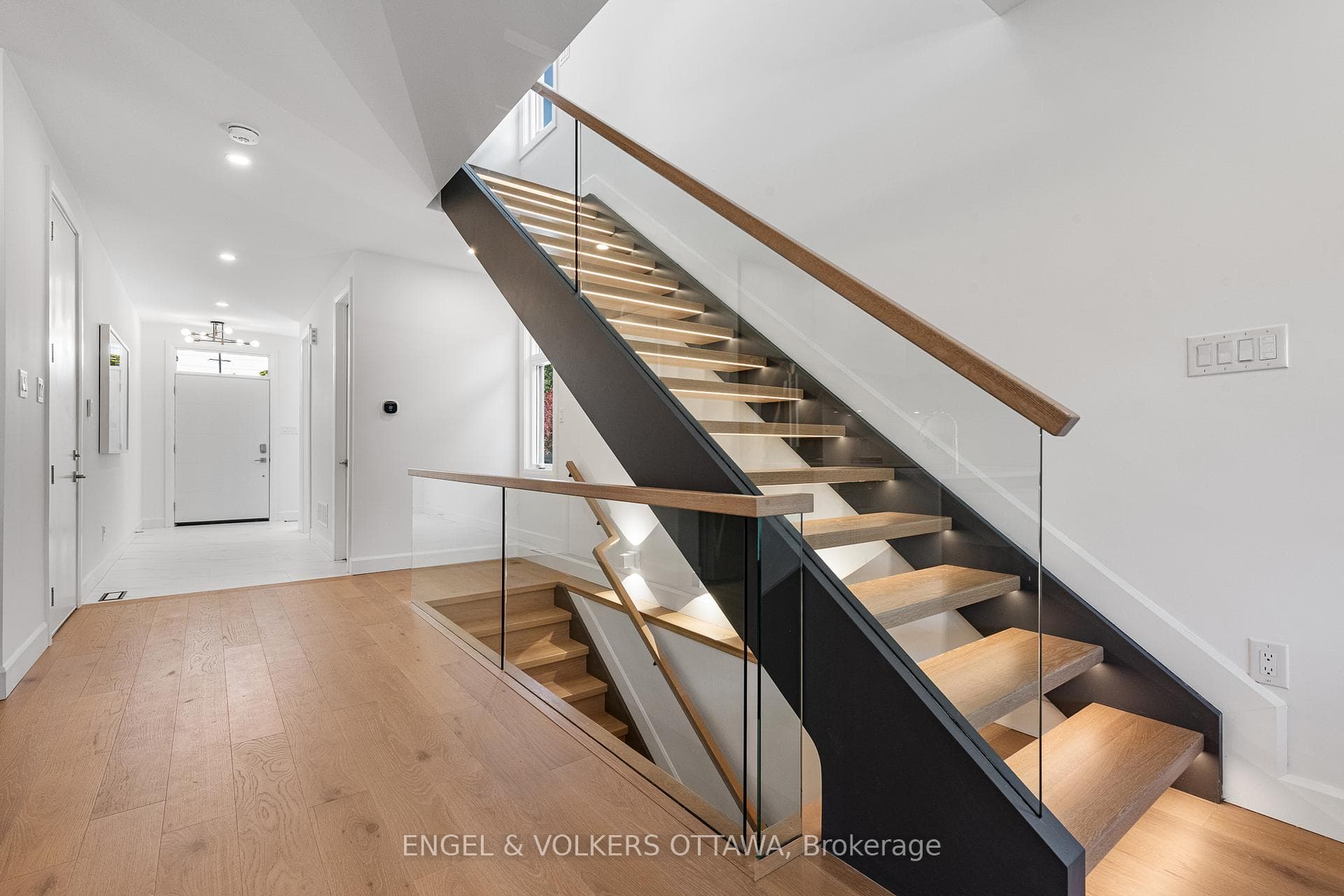 493 Highcroft Avenue photo 17