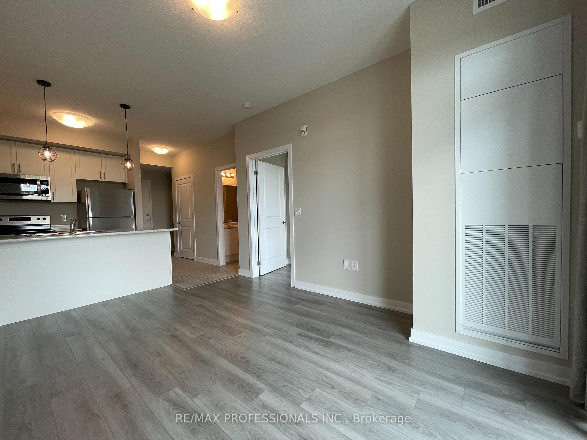 5055 Greenlane Road Unit 202 photo 9