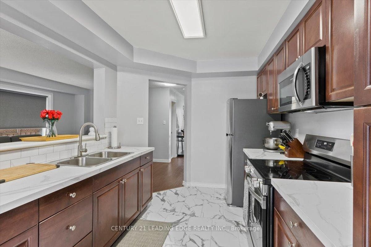 50 TAWN Crescent photo 18