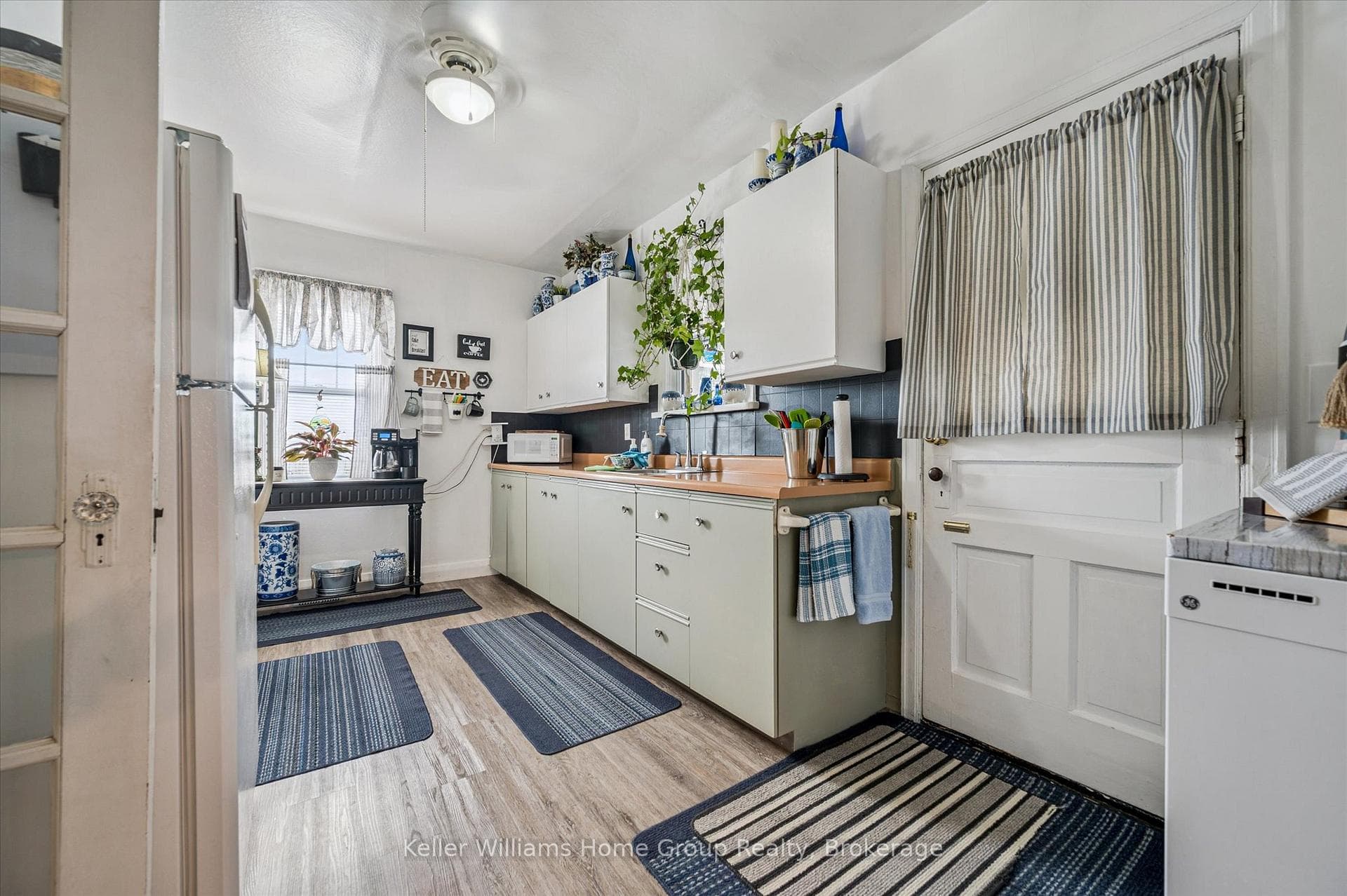 249 Gowrie Street photo 13