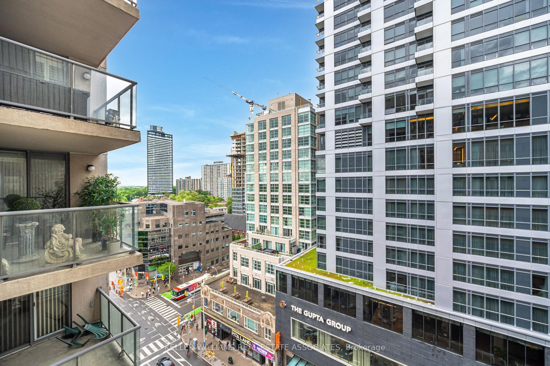 388 Bloor Street Unit 1507 photo 23