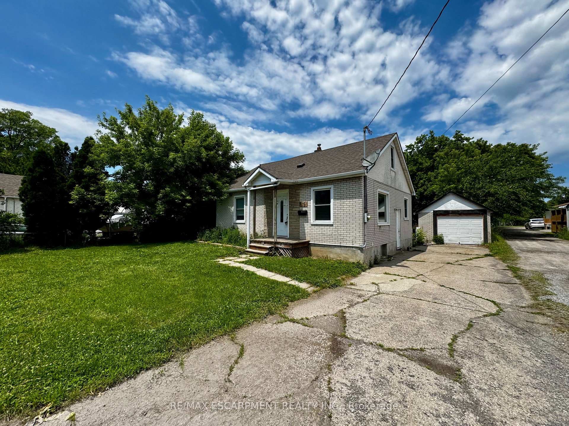 89 Lincoln Avenue photo 2