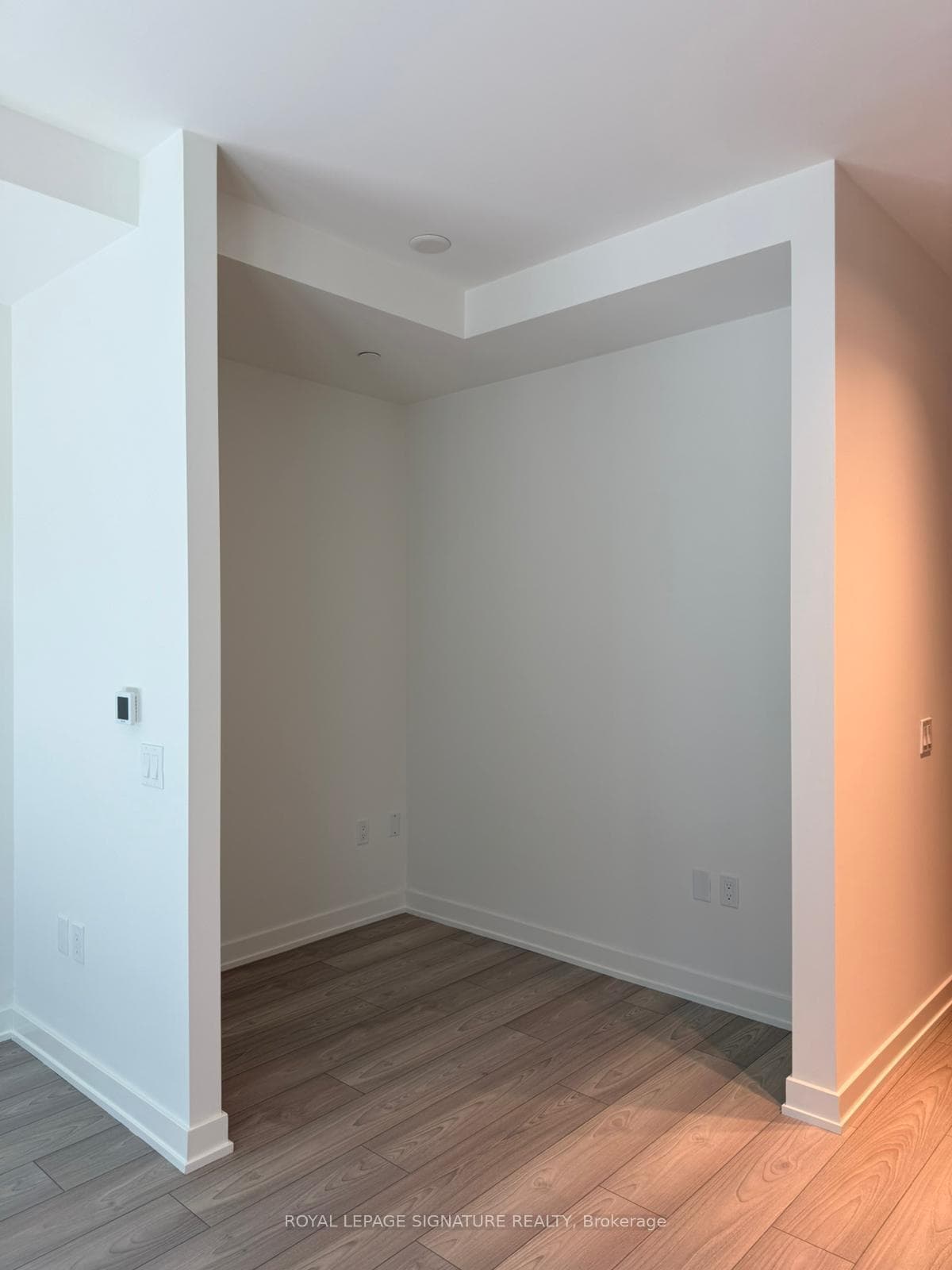 110 Broadway Avenue Unit 707 photo 8
