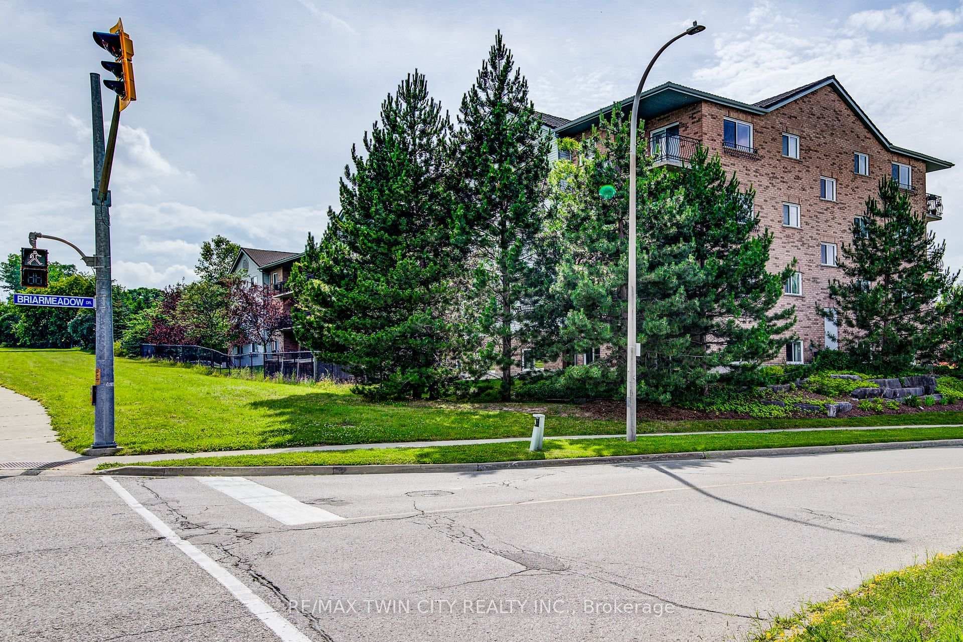 345 Briarmeadow Drive Unit 302 photo 7