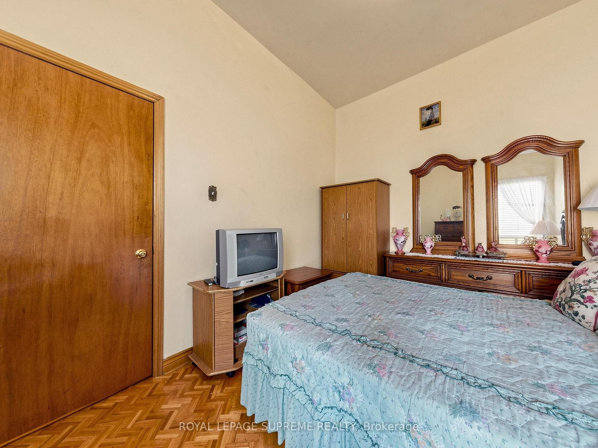 196 Palmerston Avenue photo 16