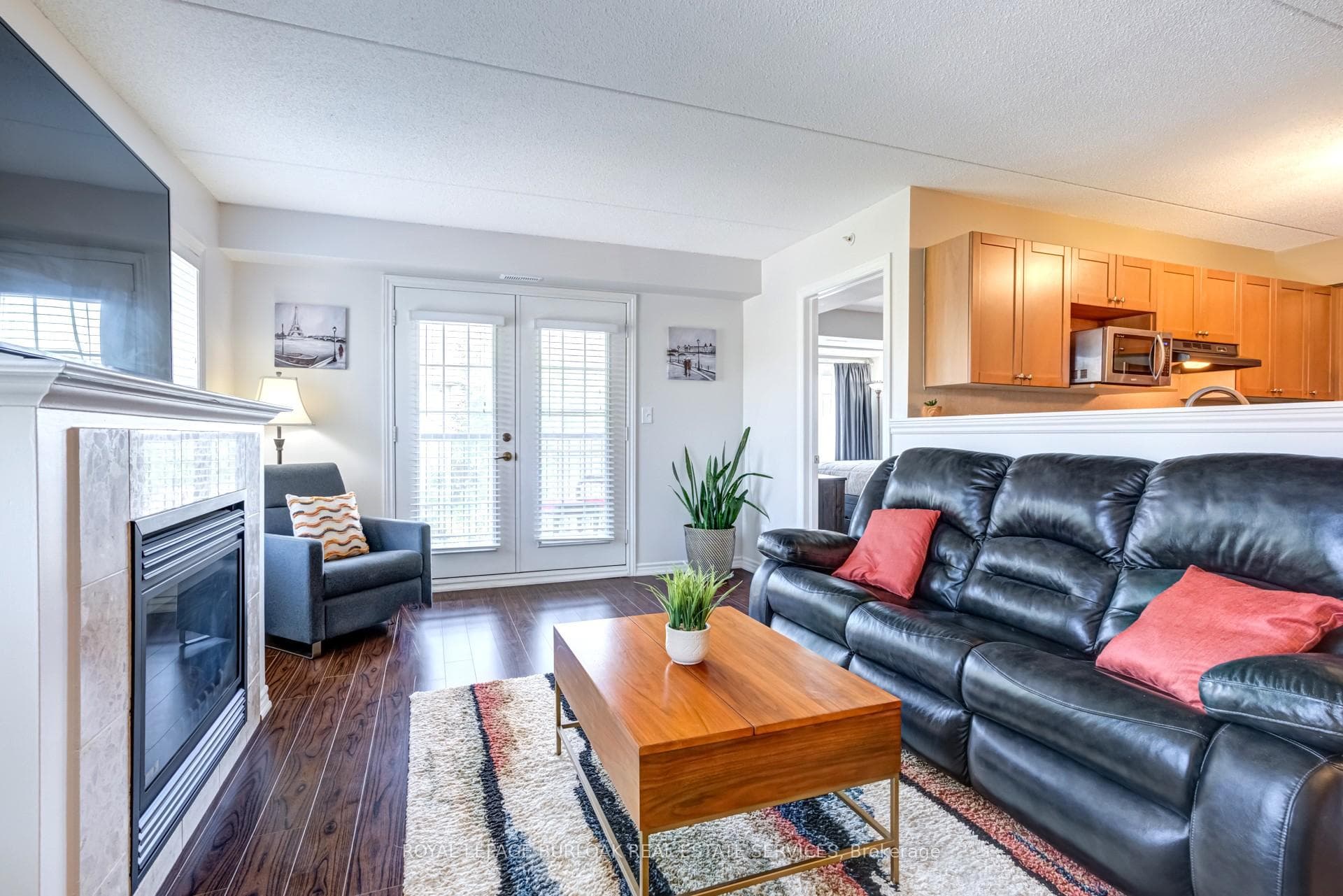 2085 Appleby Line Unit 313 photo 8