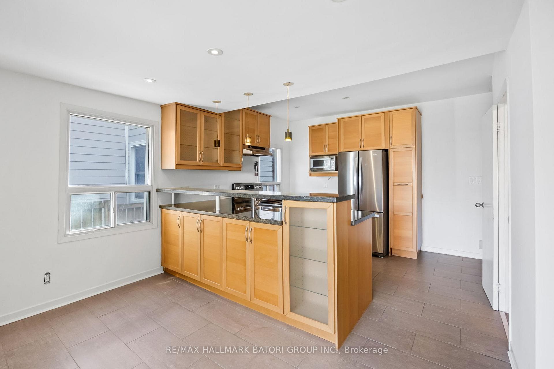135 Kenwood Avenue photo 8