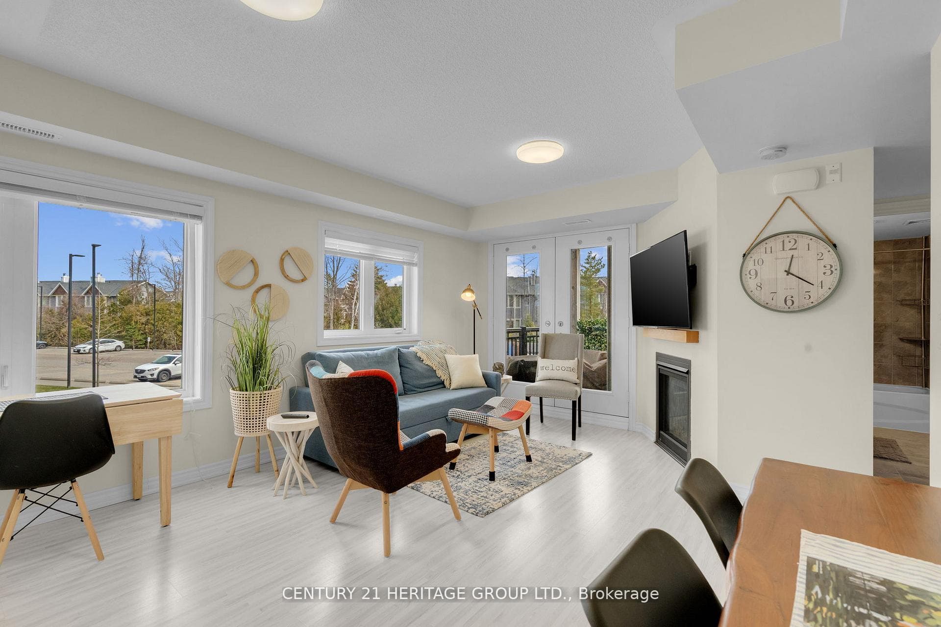2 Anchorage Crescent Unit 200 photo 9