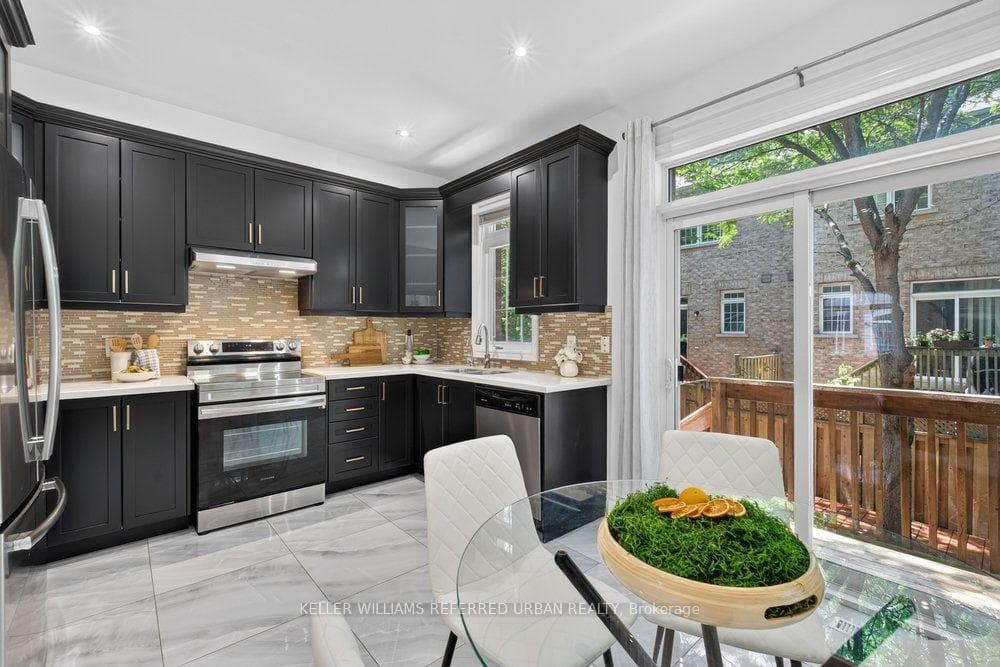 233 Finch Avenue photo 12