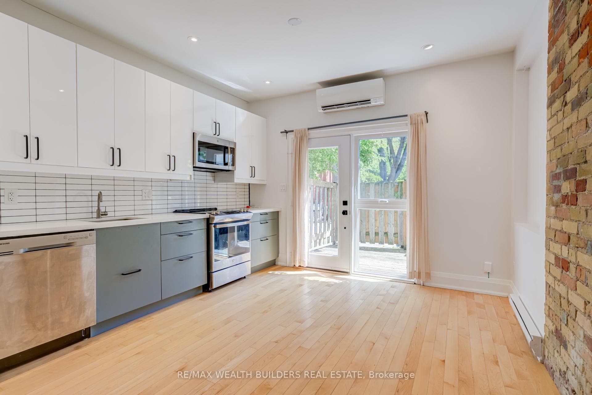 167 Broadview Avenue Unit 3 photo 8