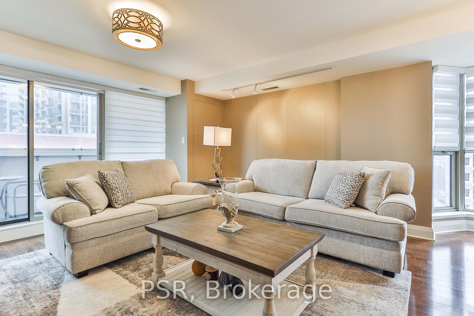 67 Caroline Street Unit 605 photo 12