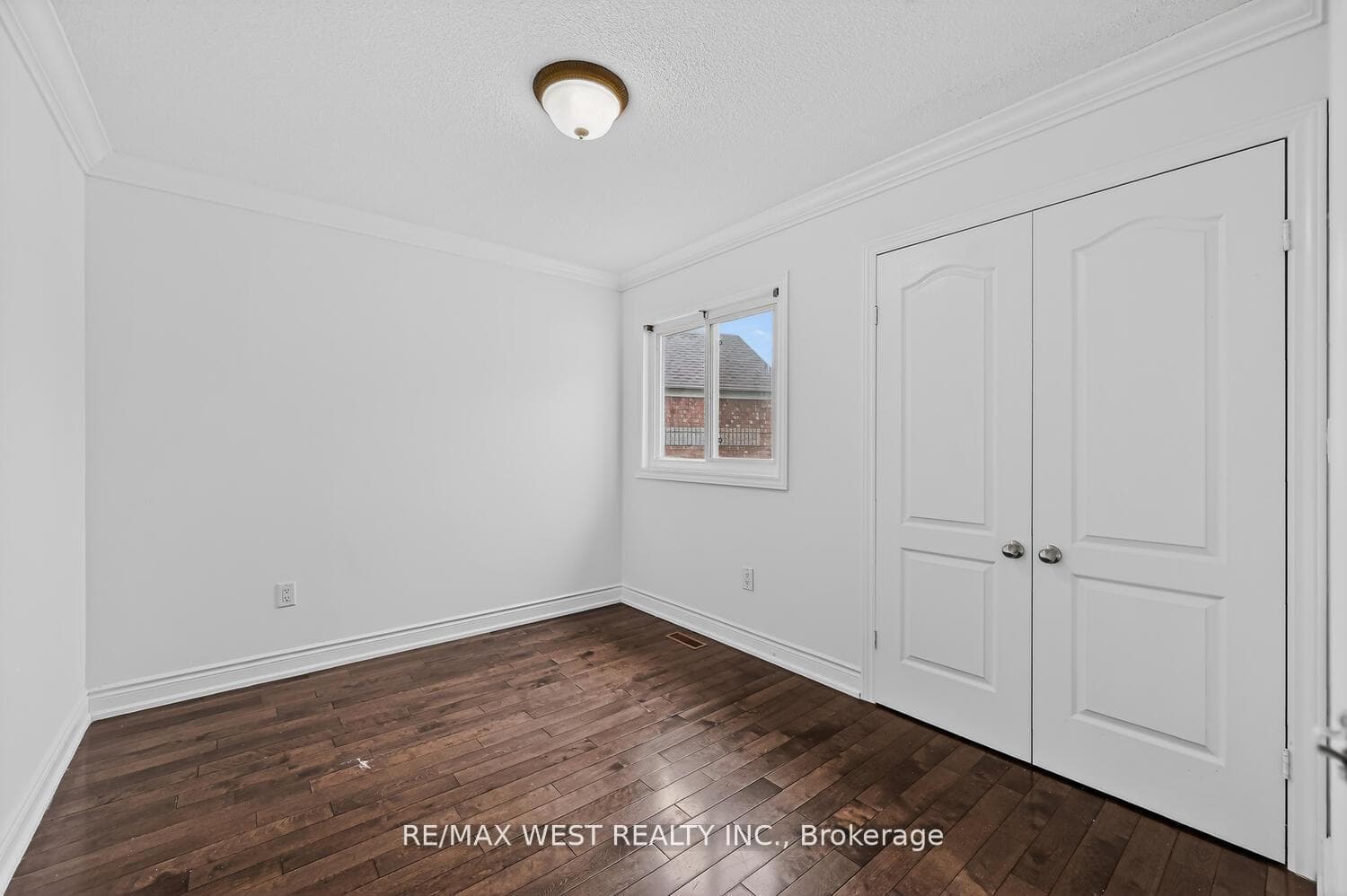 75 Forestgrove Circle photo 27
