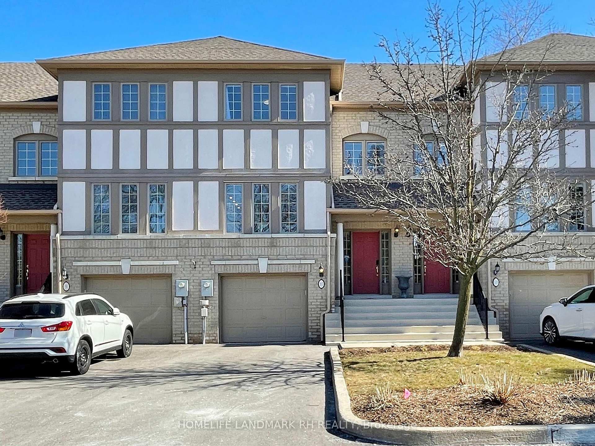 8909 Bathurst Street Unit 10 photo 1