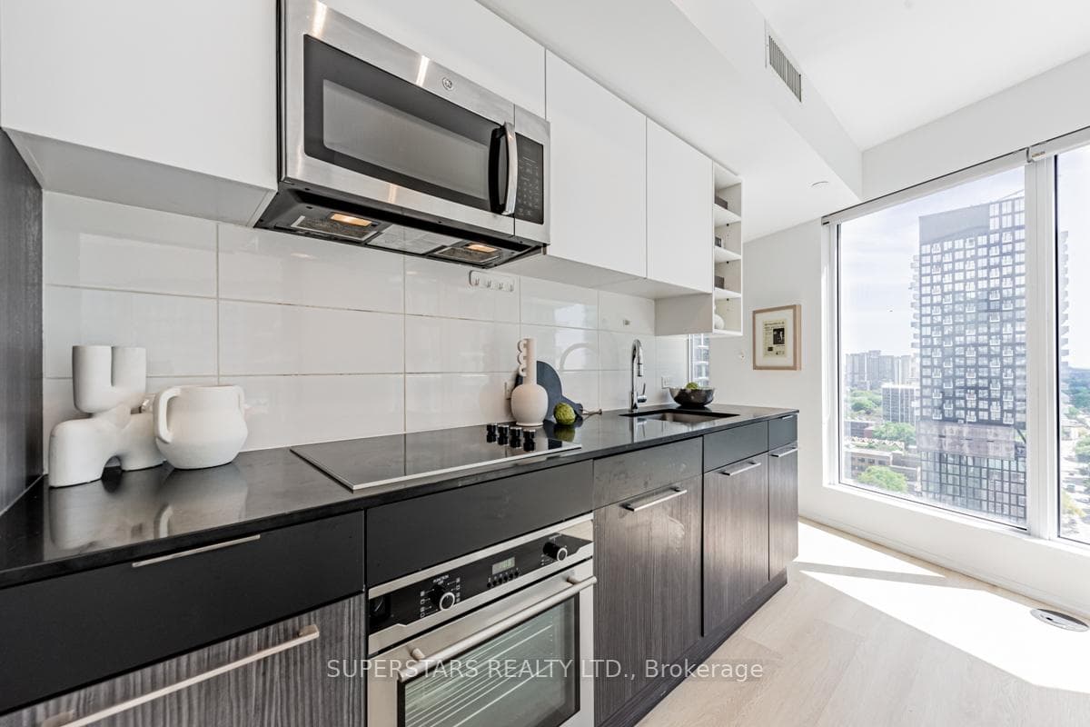 68 Shuter Street Unit 2502 photo 11