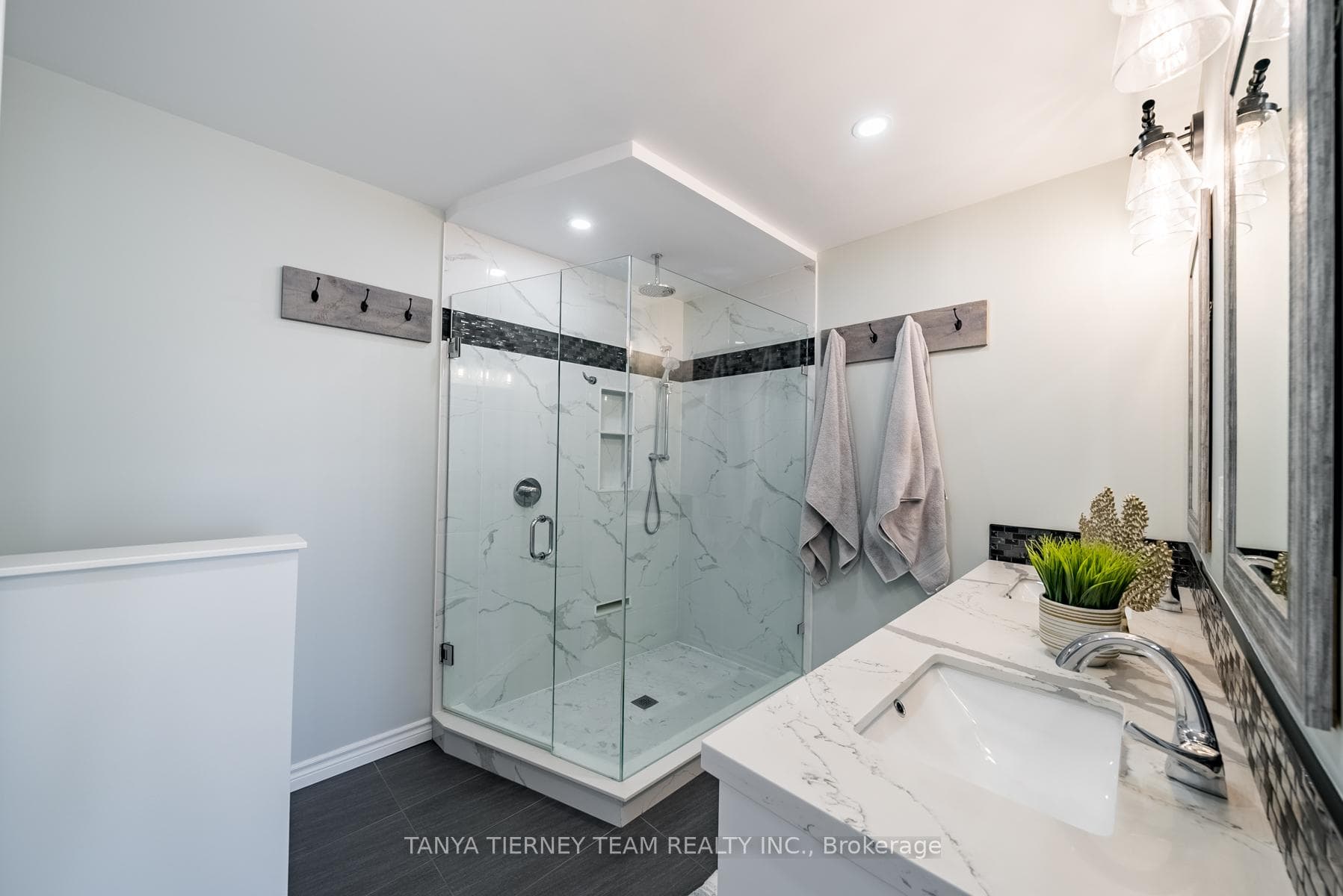 54 Westbury Way photo 28