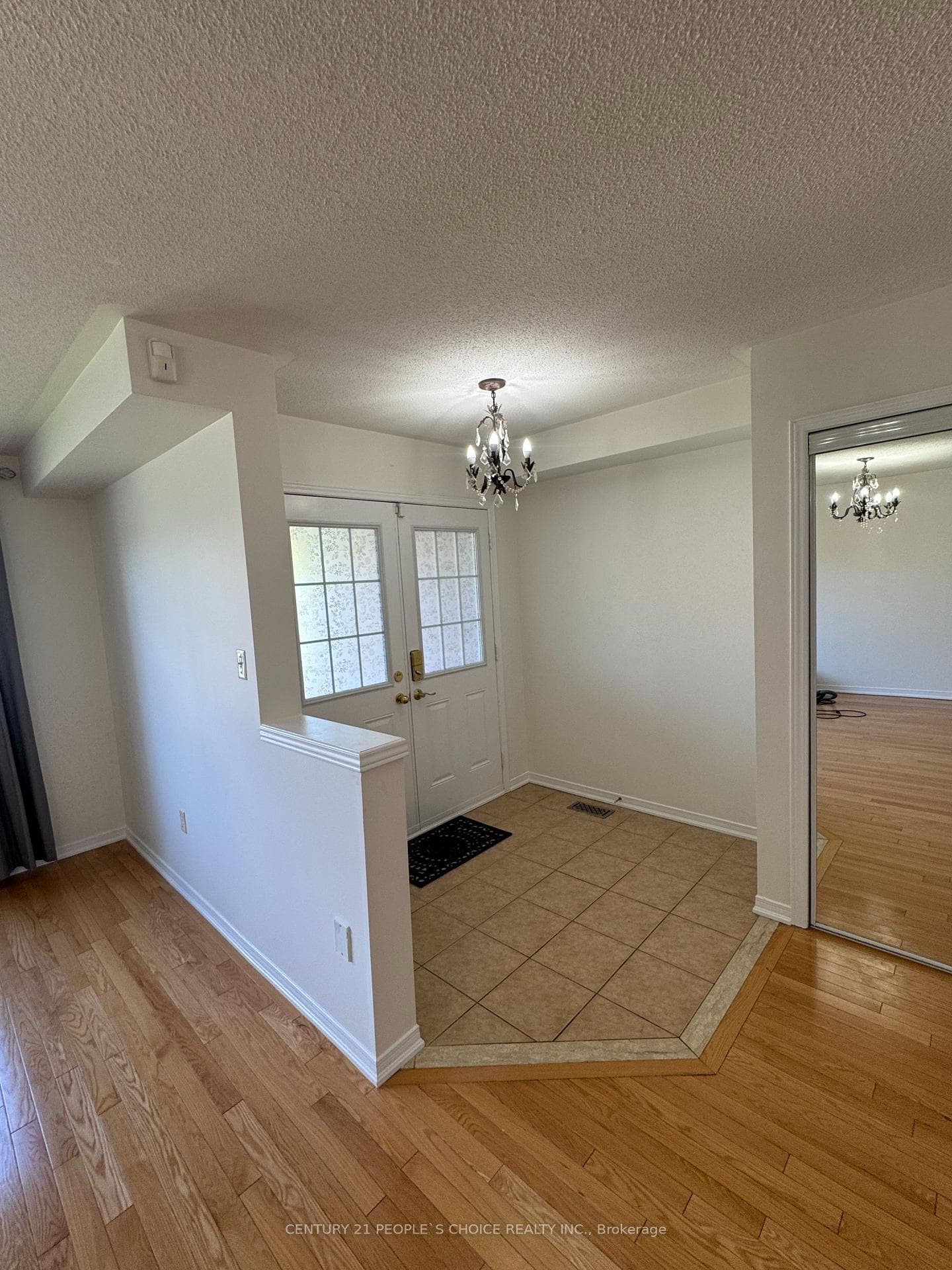 479 Davos Road photo 2