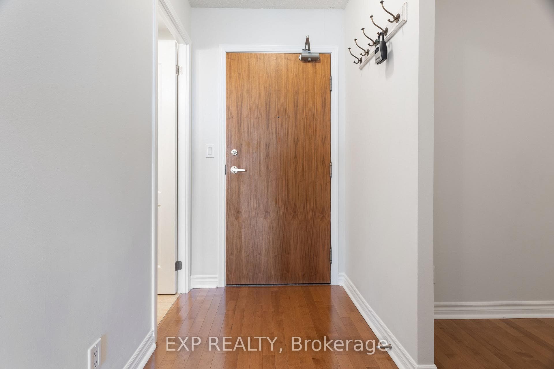1 Elm Drive Unit 1609 photo 5