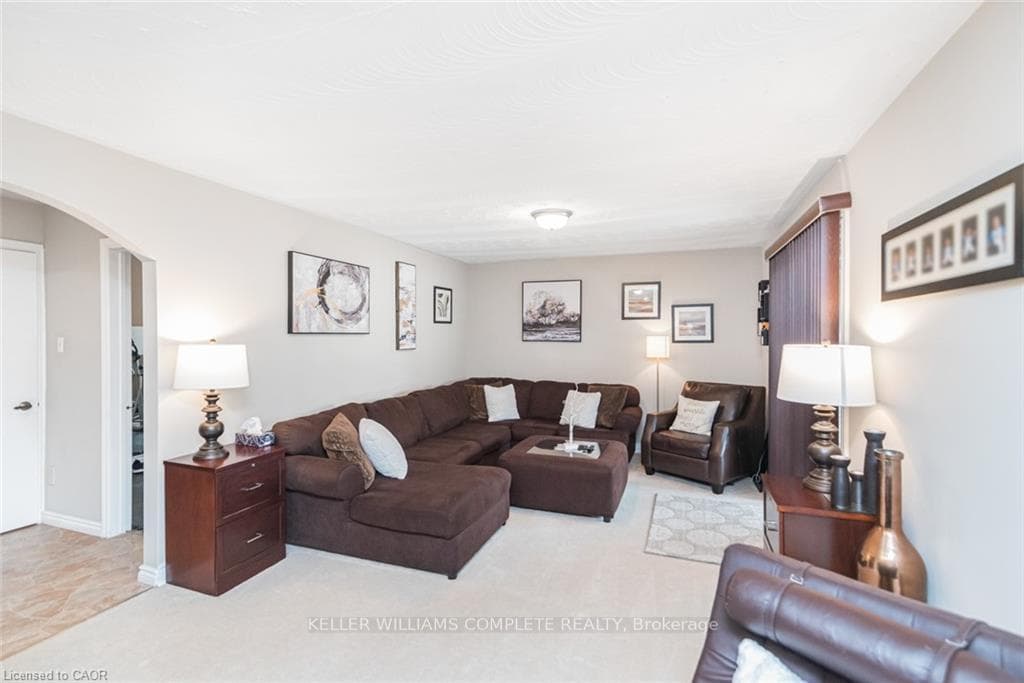 366 BERKINDALE Drive photo 28