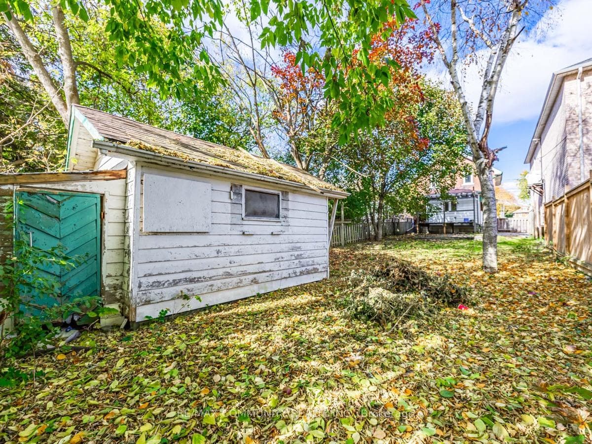 111 Elgin Street photo 37