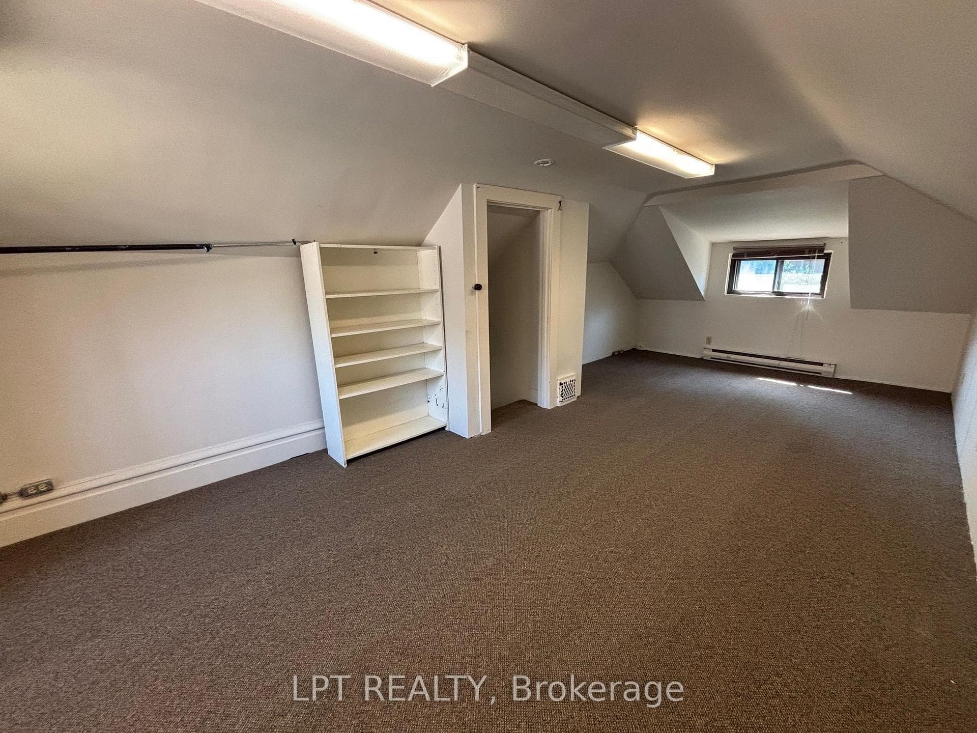 322 Waverley Street photo 15