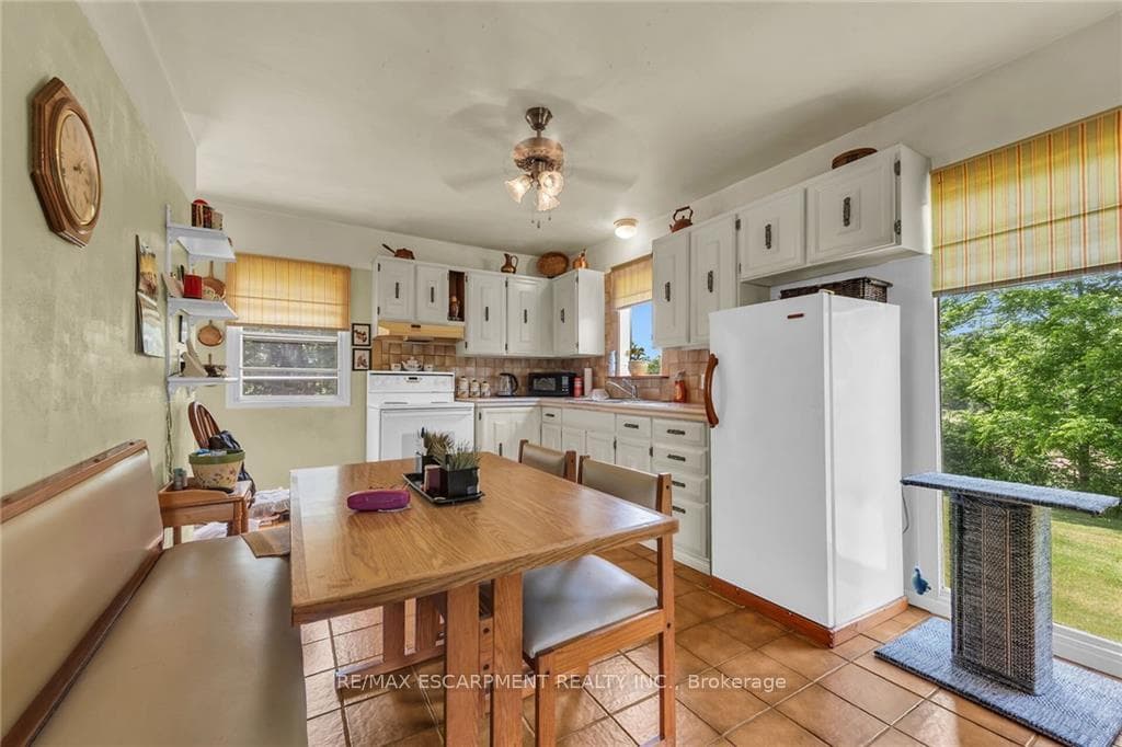 243 Forfar Street photo 10