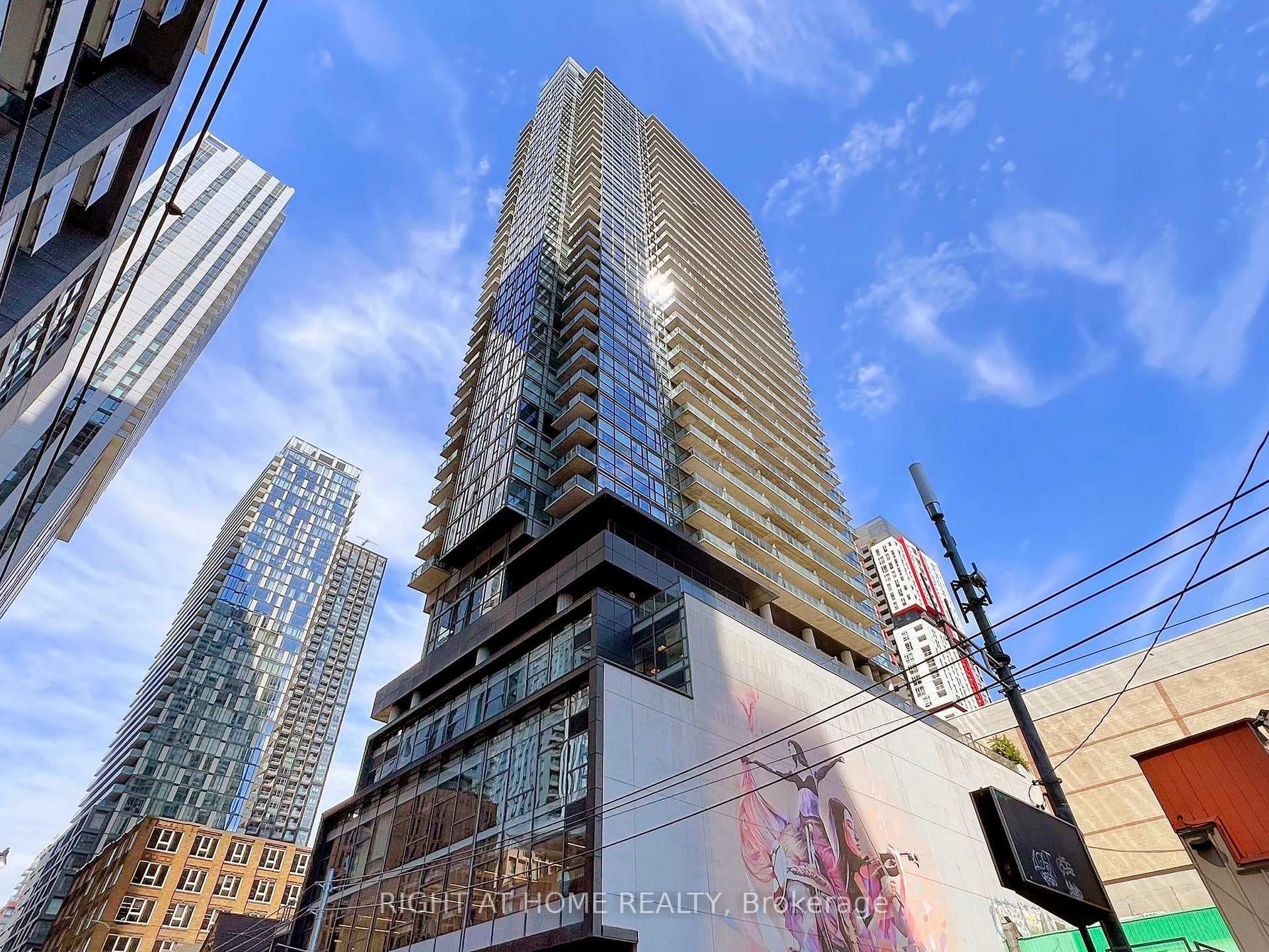 290 Adelaide Street Unit 3509 photo 40