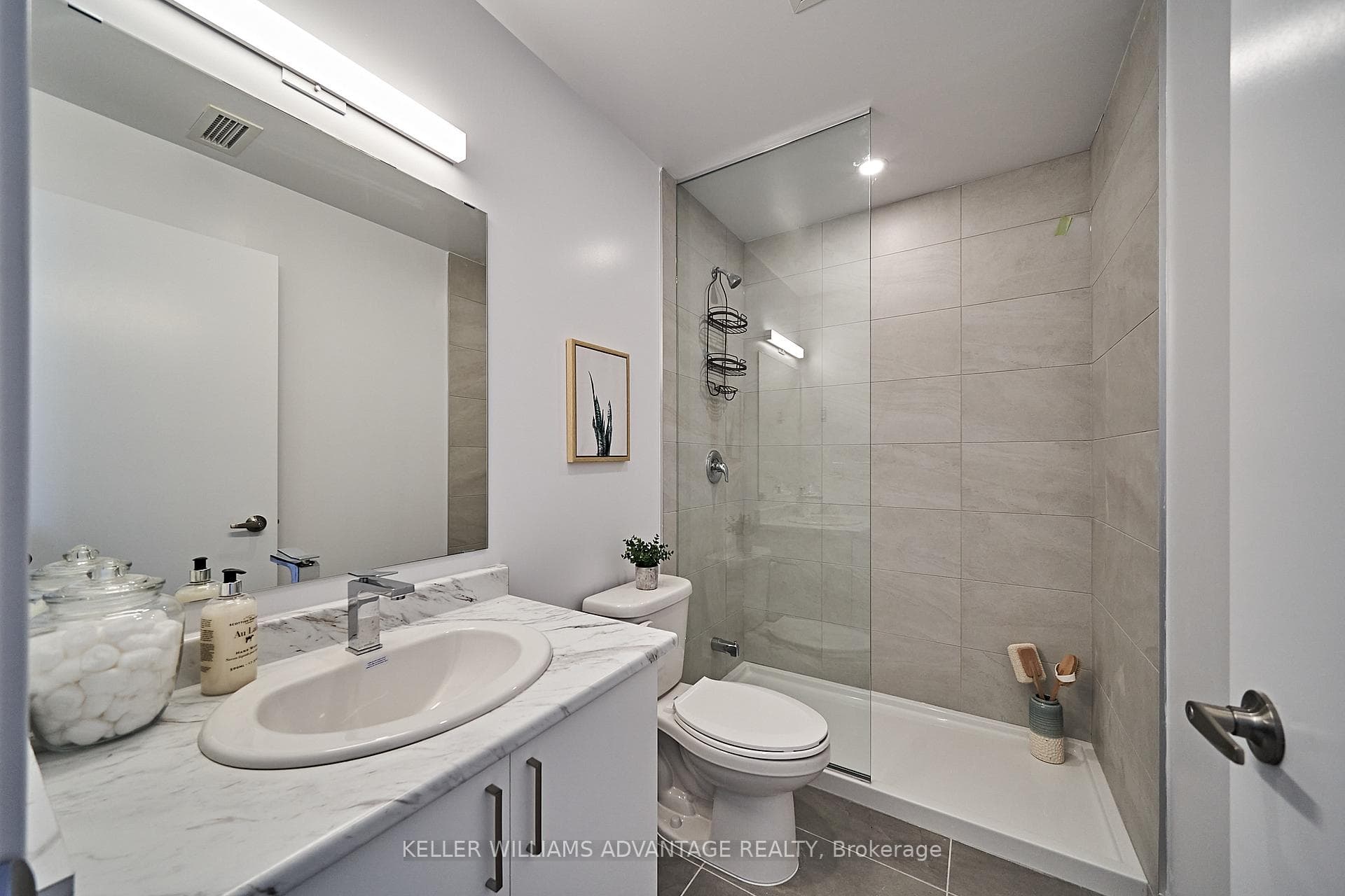 2382 Kingston Road Unit 502 photo 12