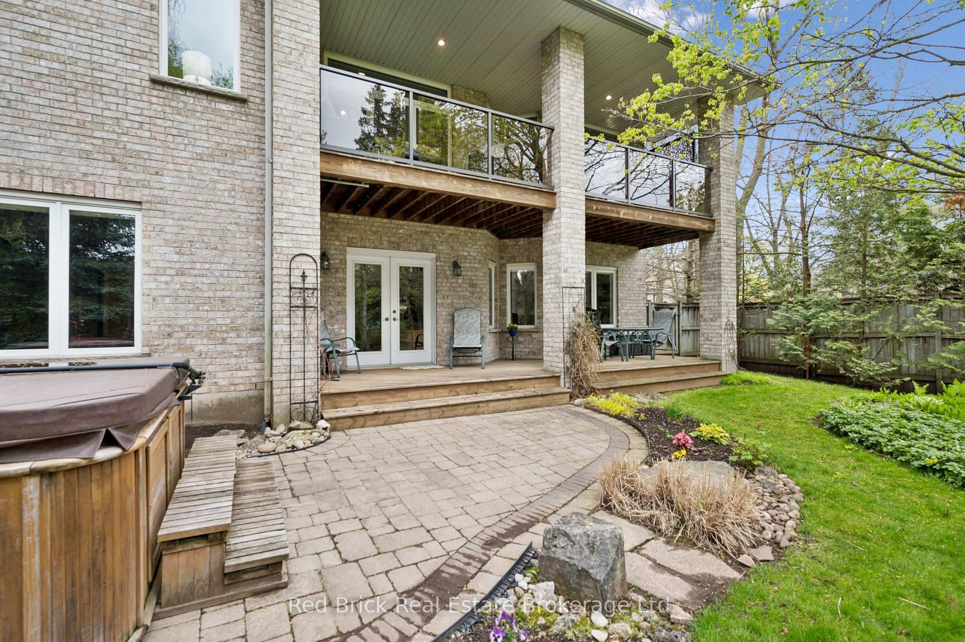 326 Erb Street photo 30