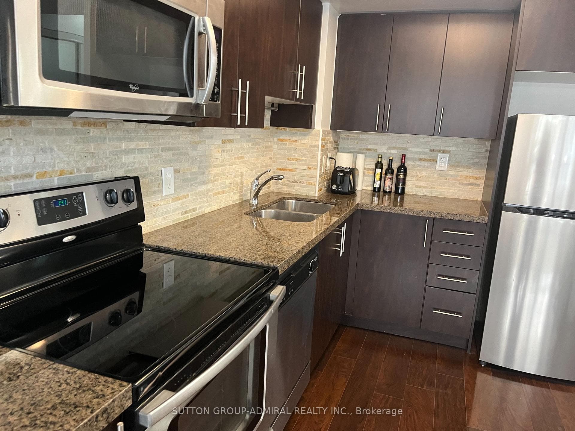 55 De Boers Drive Unit 712 photo 4