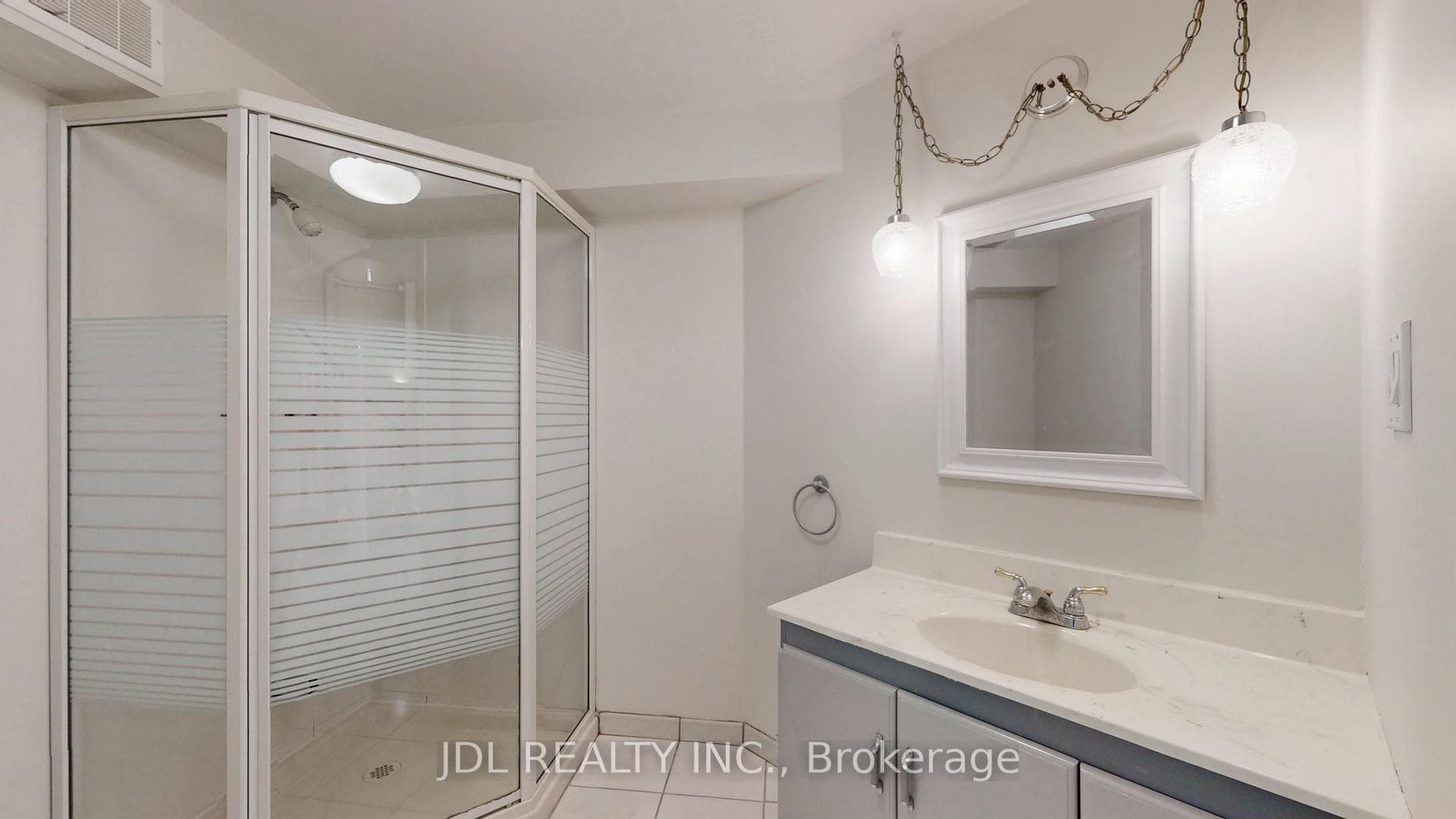 11 Hialeah Crescent photo 32