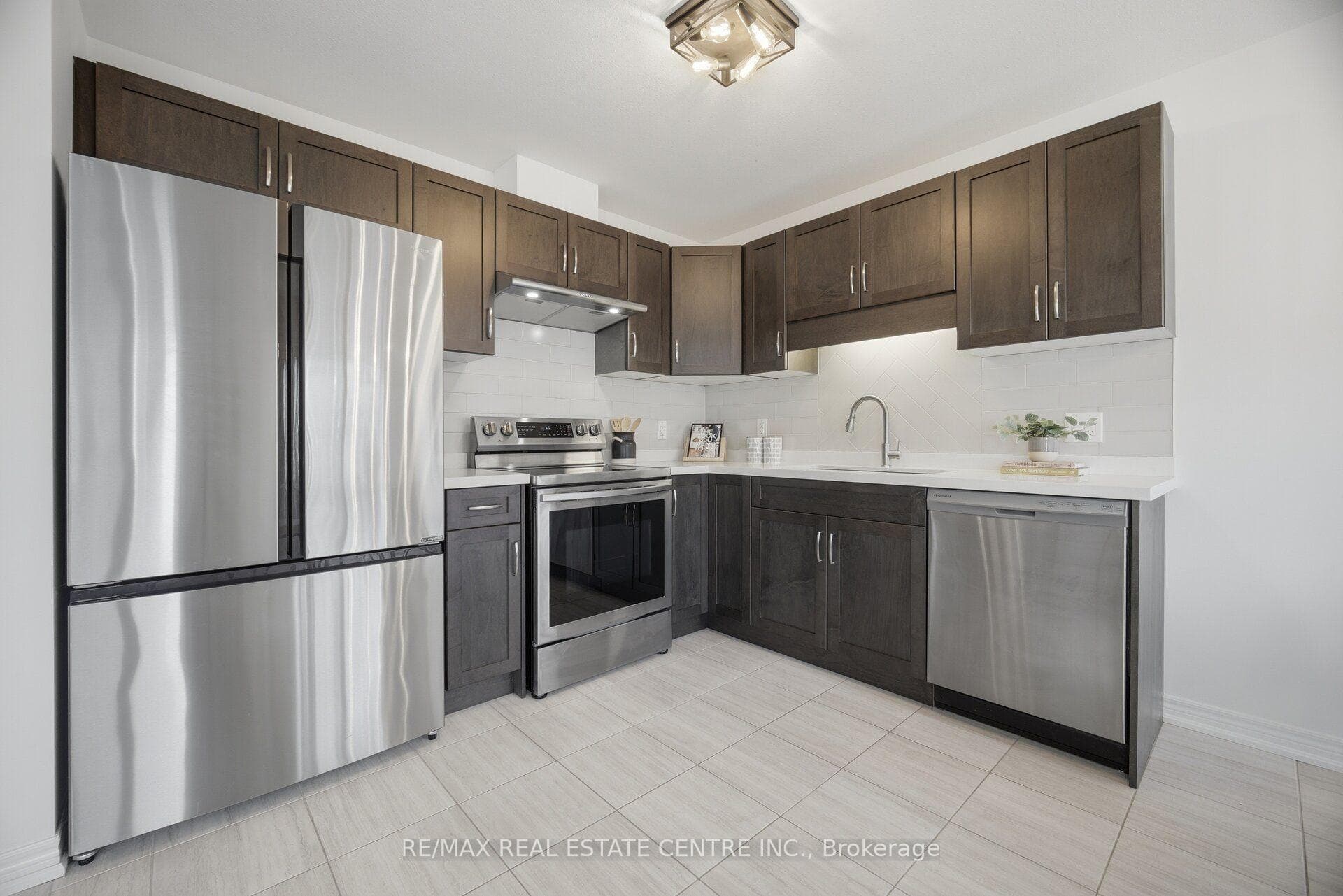 206 HERON Street photo 15