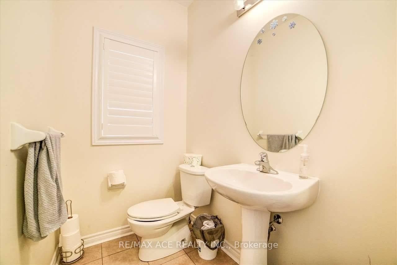26 Newhouse Boulevard photo 16