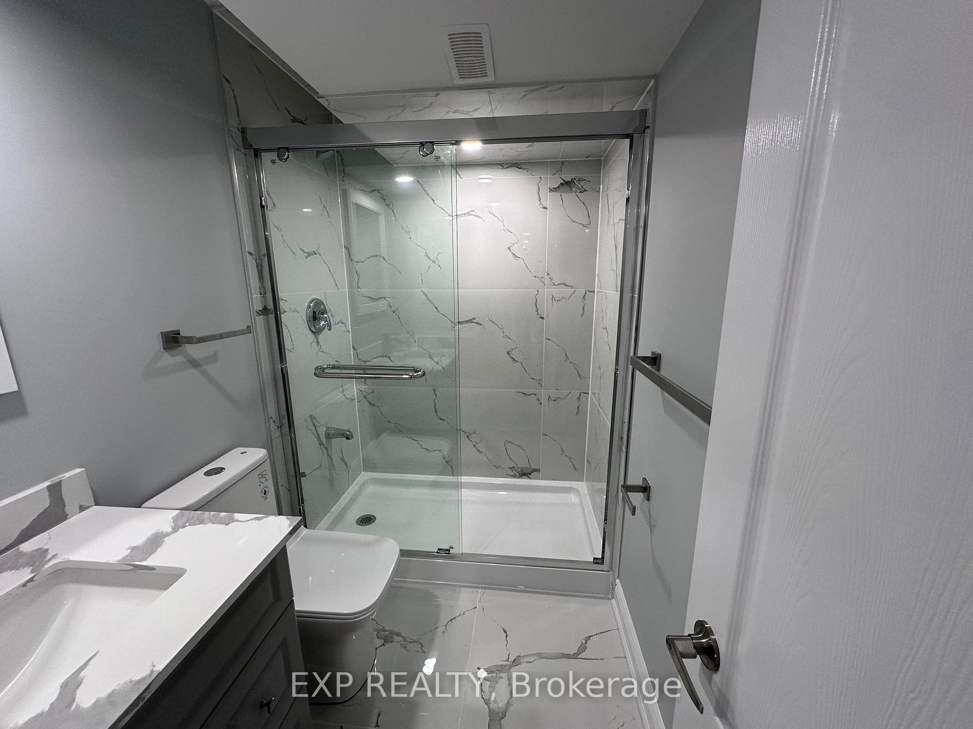 31 Lorne Thomas Place photo 14