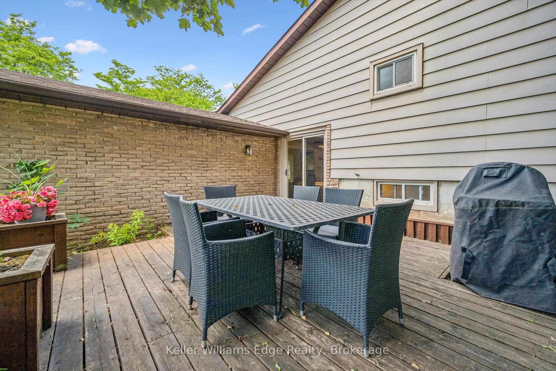 475 Vanguard Crescent photo 33