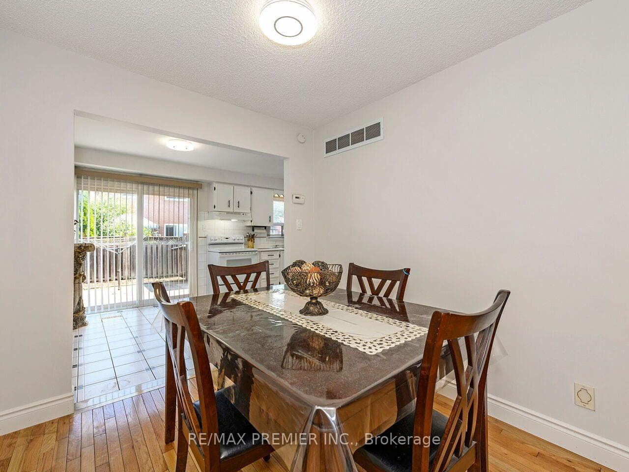 33 Laurel Valley Court photo 11