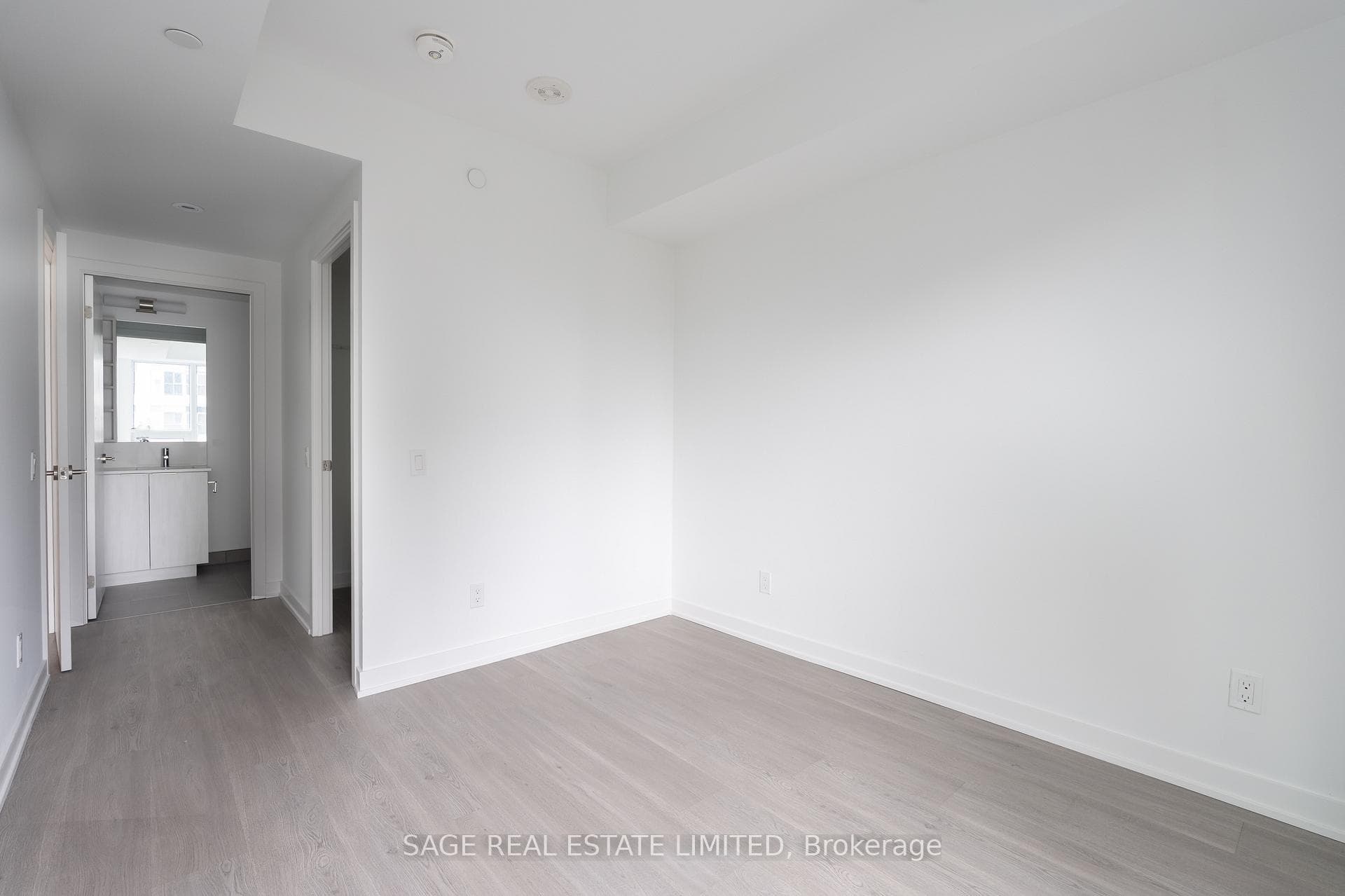 8 Wellesley Street Unit 807 photo 14