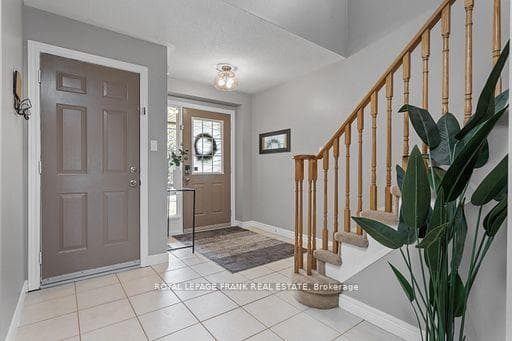11 Staples Avenue photo 5
