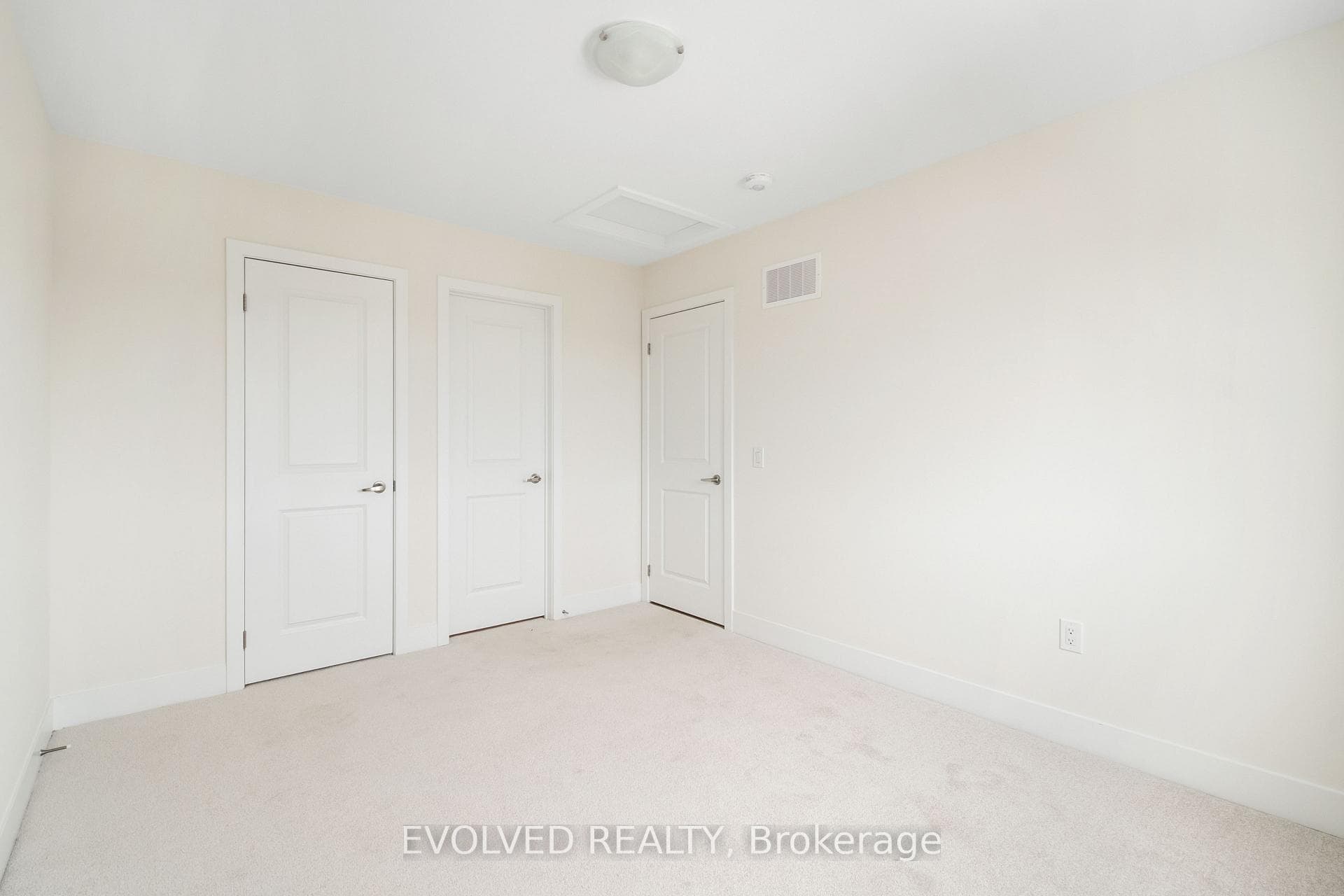 6 Hampton Lane photo 9