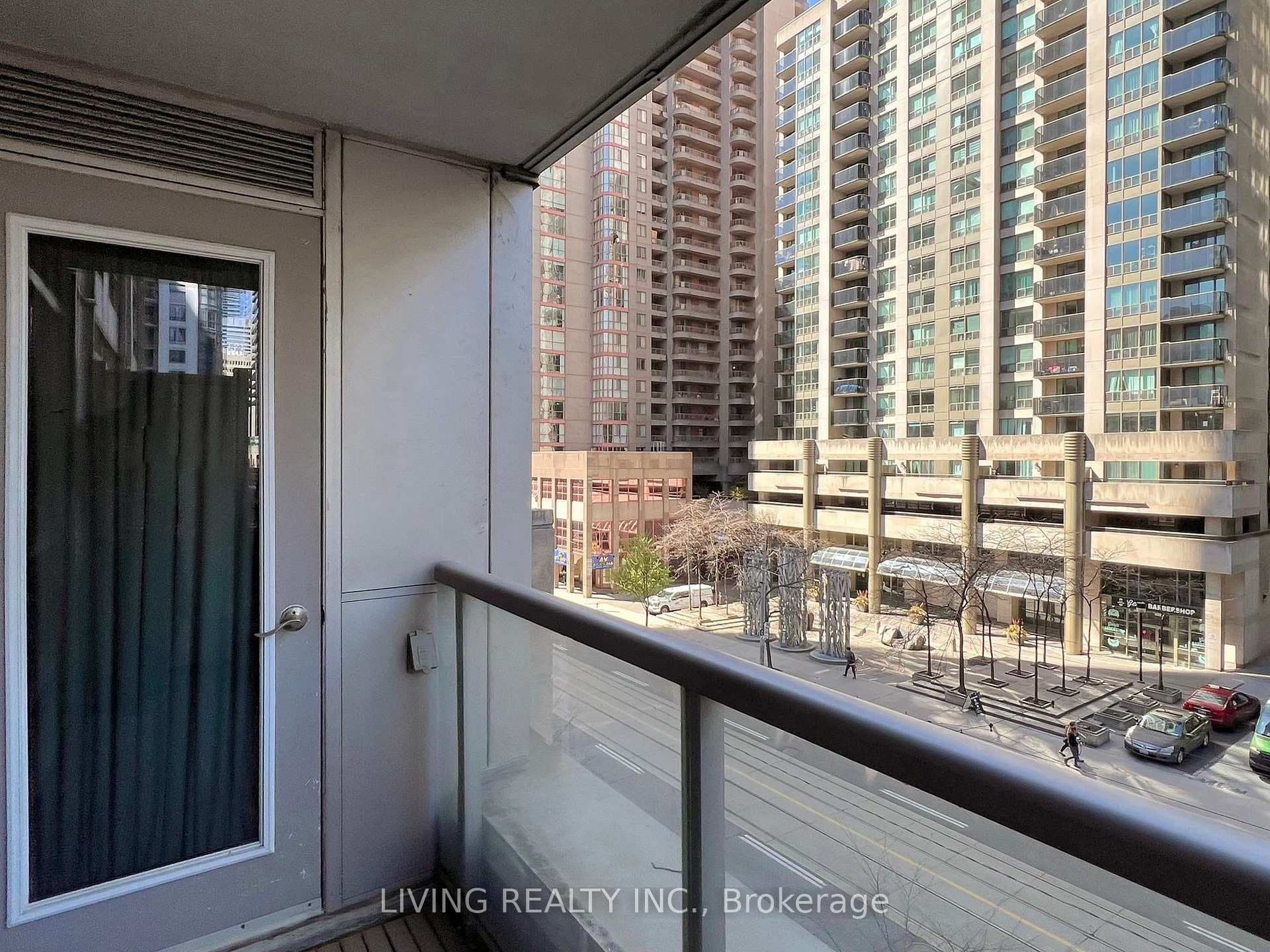 763 Bay Street Unit 311 photo 31