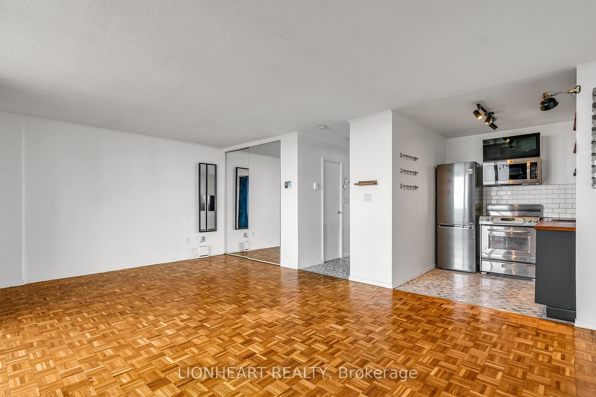 40 Homewood Avenue Unit 2608 photo 17