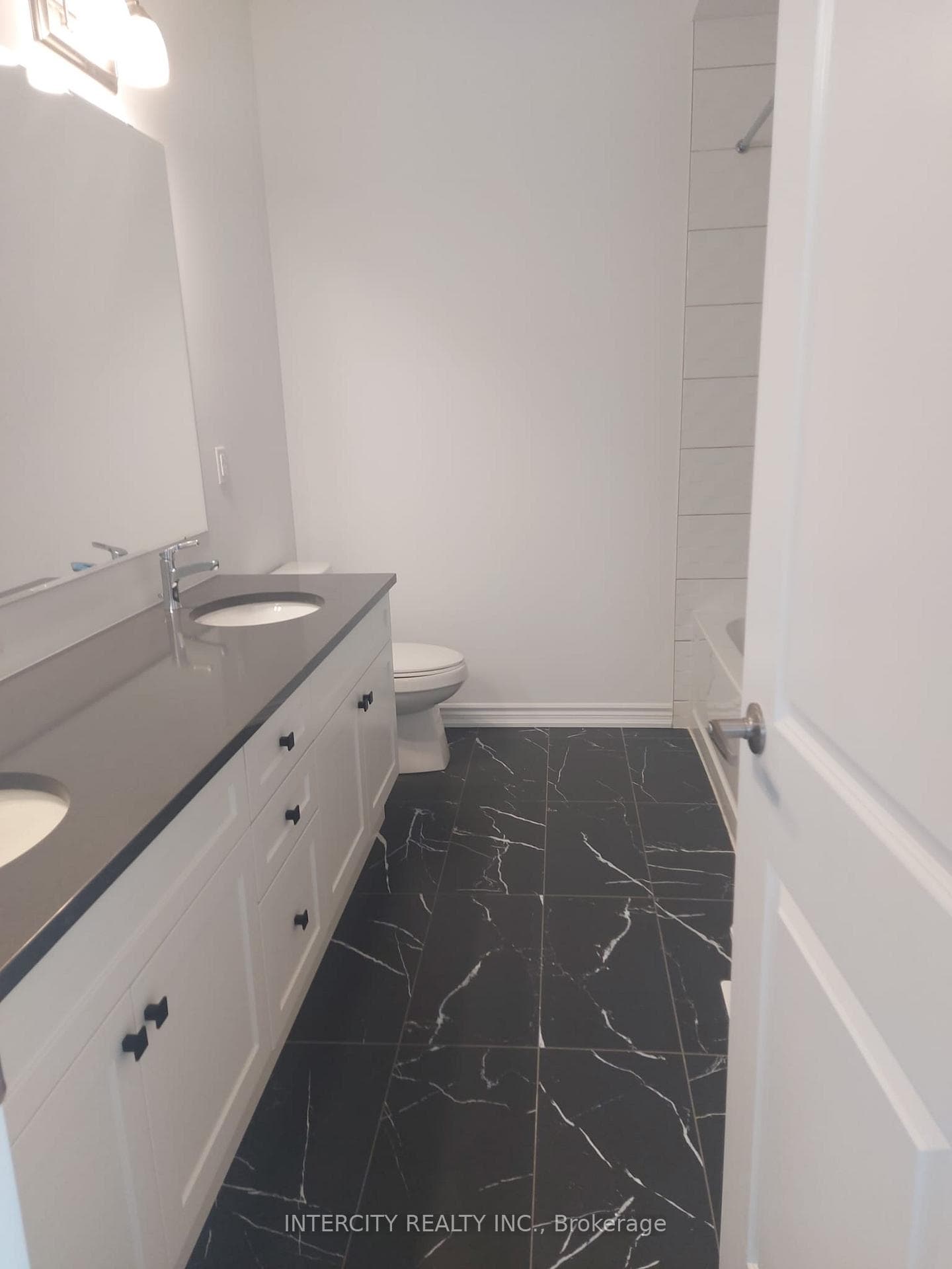 55 William Nador Street photo 11