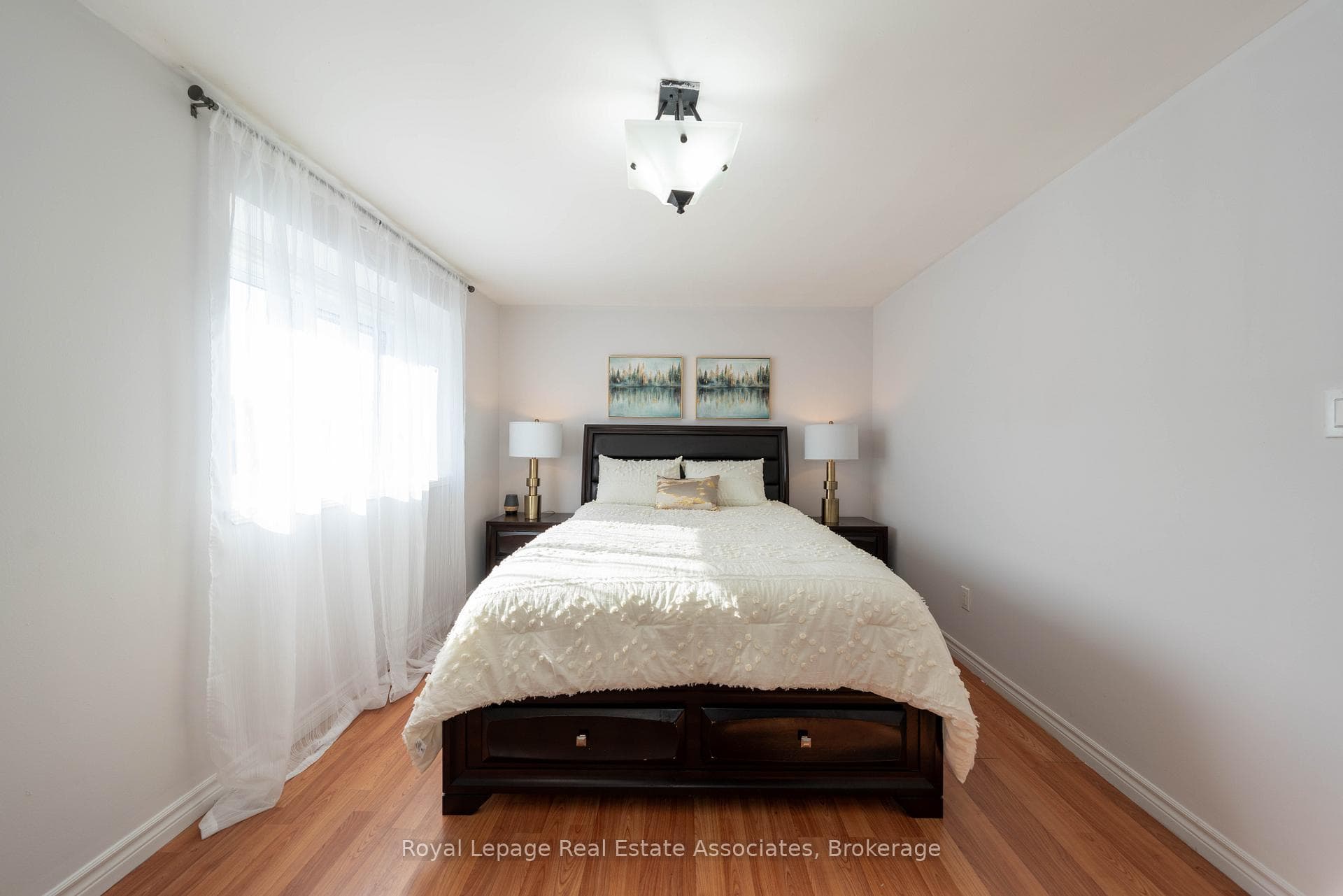 19 Burbank Crescent photo 9