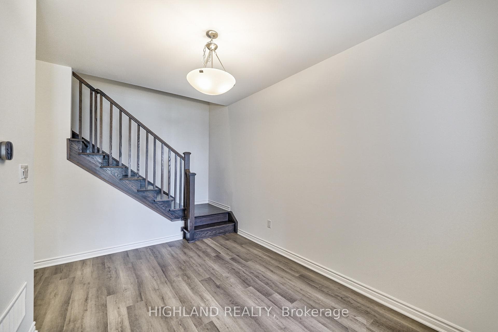 1839 Thames Circle photo 10