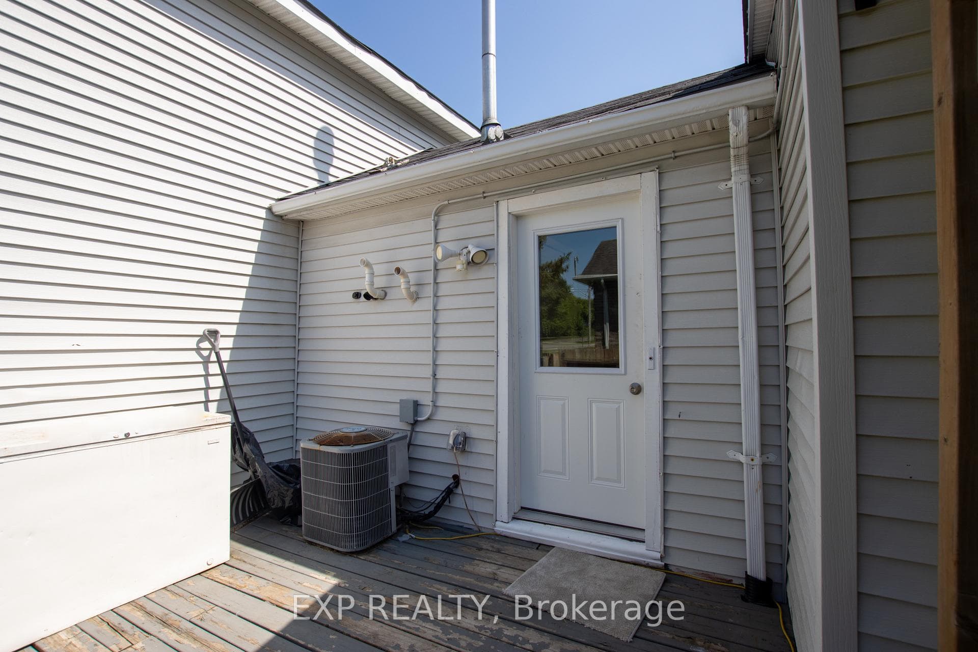 190 MUNROE Street photo 26