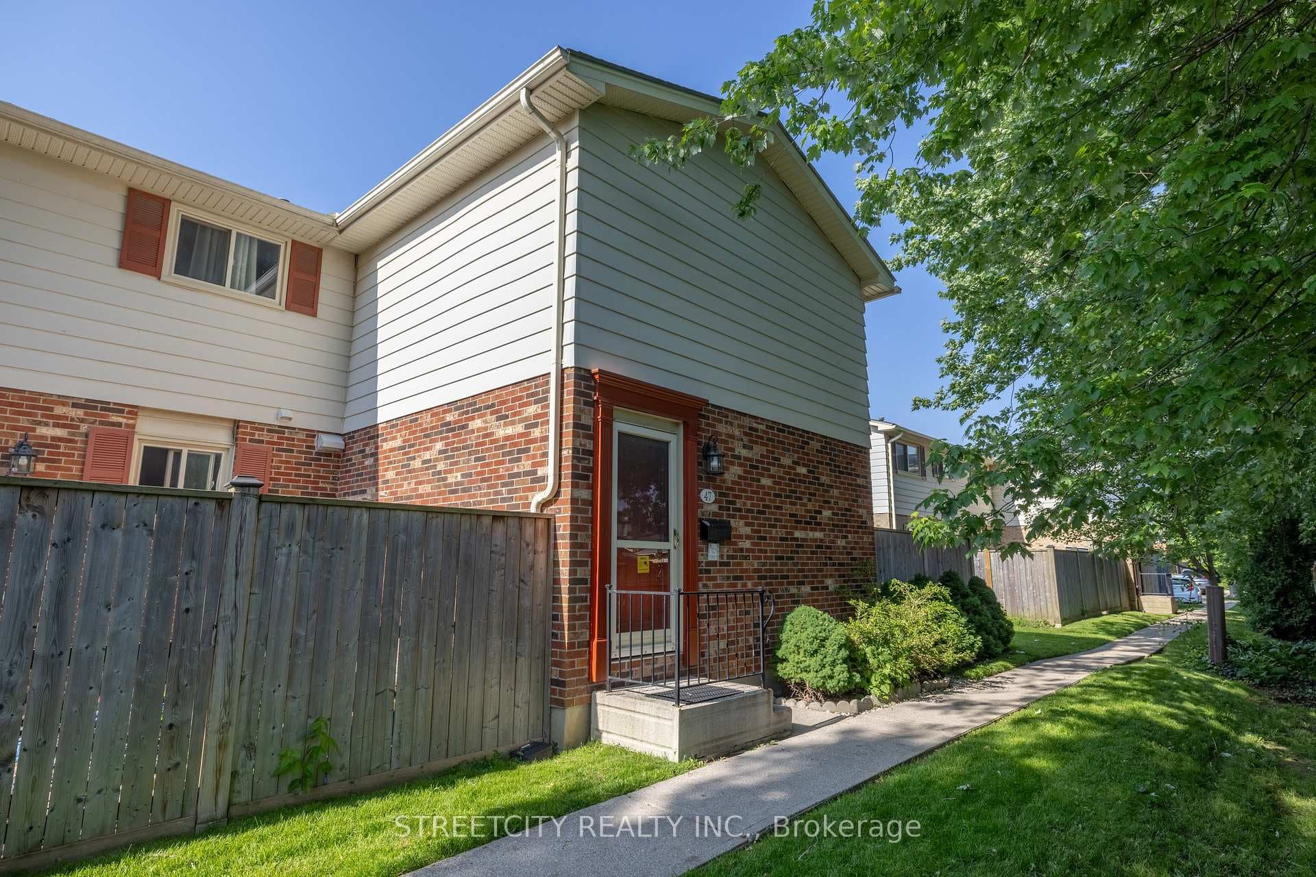 47 Conway Drive photo 1
