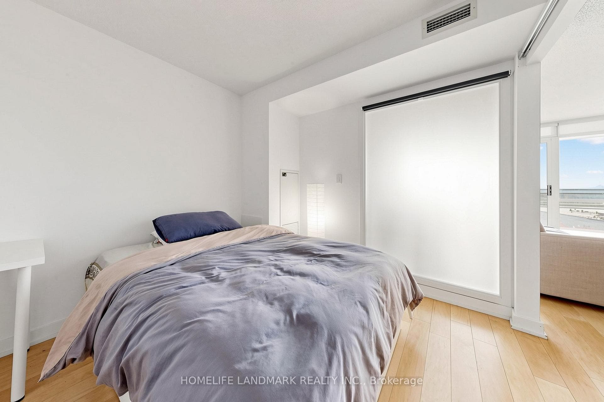 15 Fort York Boulevard Unit 2811 photo 18