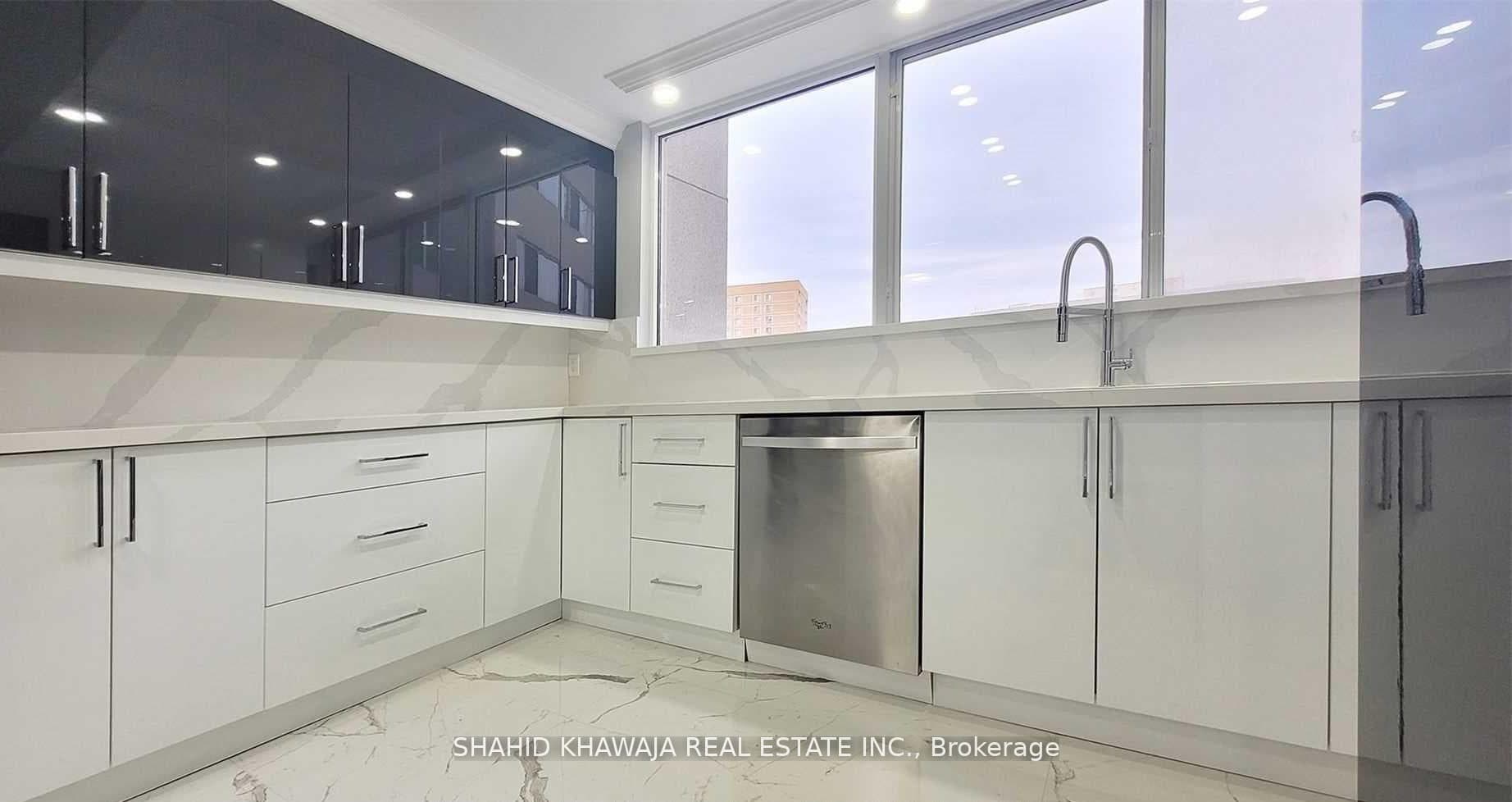 3700 Kaneff Crescent Unit 1010 photo 22